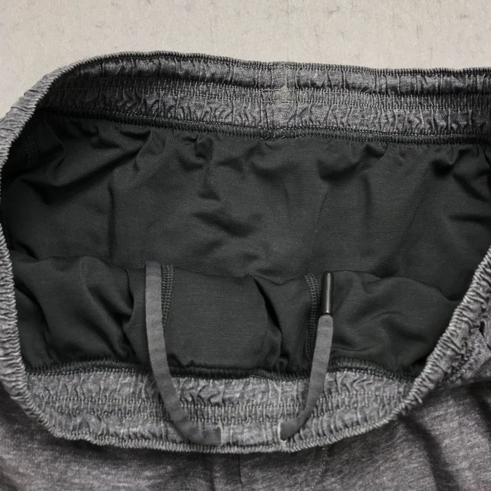 Lululemon Lululemon Shorts Mens M Gray 9 Inch Pace Breaker Lined Performance Regular Inseam 9 in Gym & Training, Yoga, Walking Mens Size US 31 - 3 Thumbnail