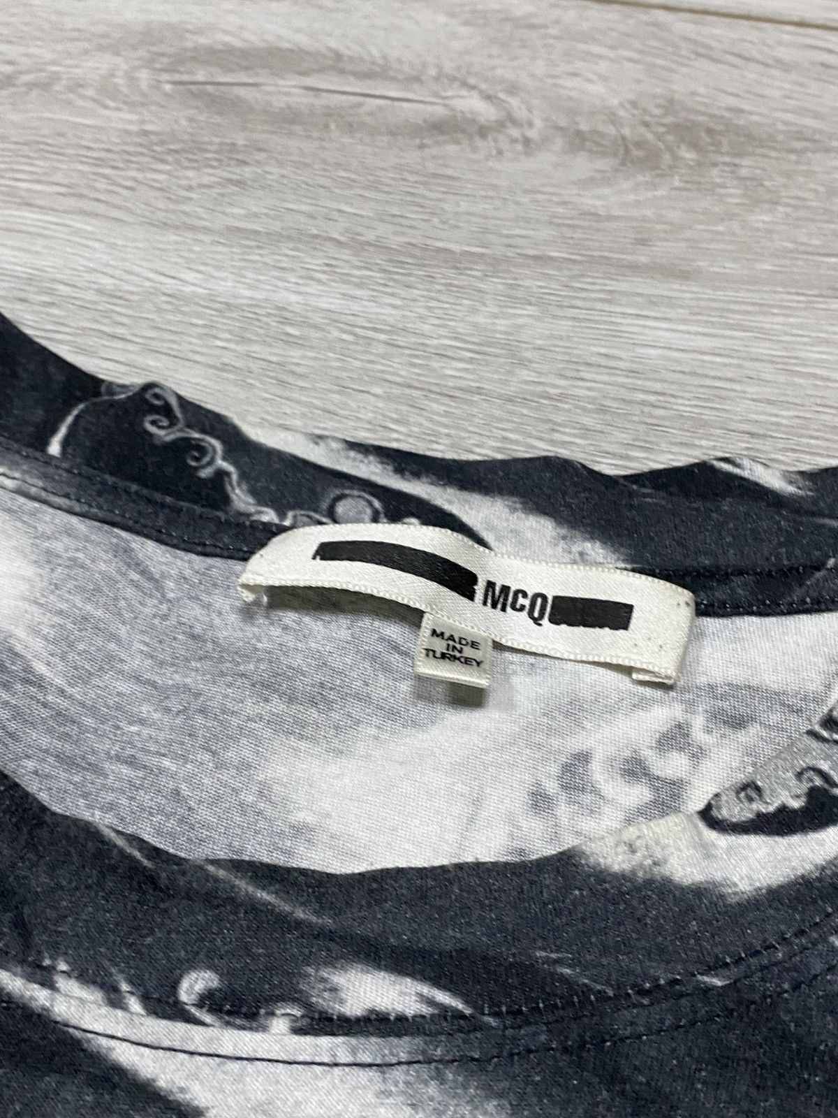 Alexander McQueen Alexander McQueen waves 🌊 surf over print t-shirt Size US L / EU 52-54 / 3 - 4 Thumbnail