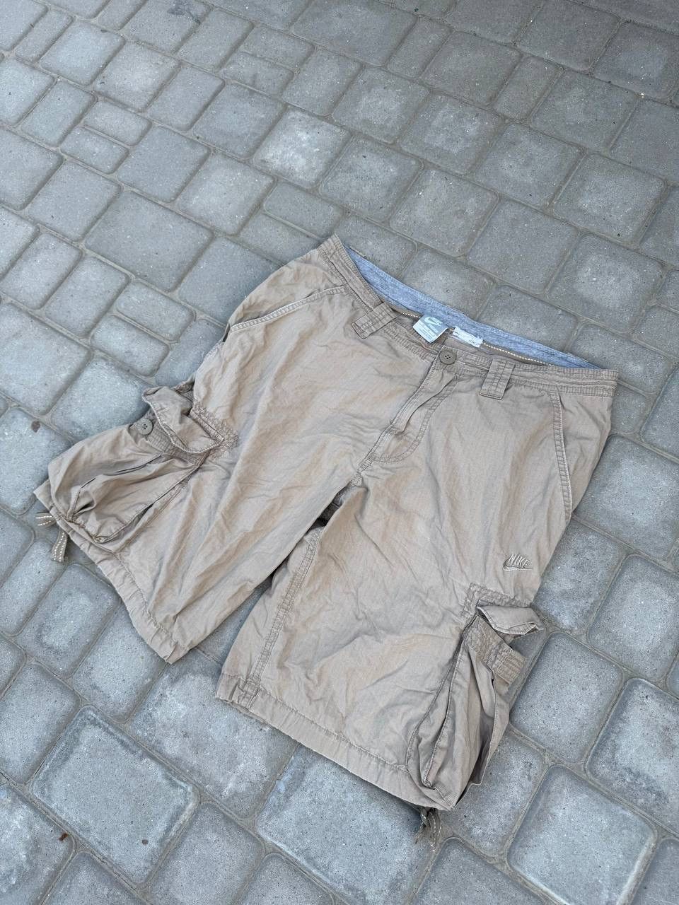 Nike Vintage Nike Swoosh Streetwear Cargo Shorts Size US 34 / EU 50 - 2 Thumbnail