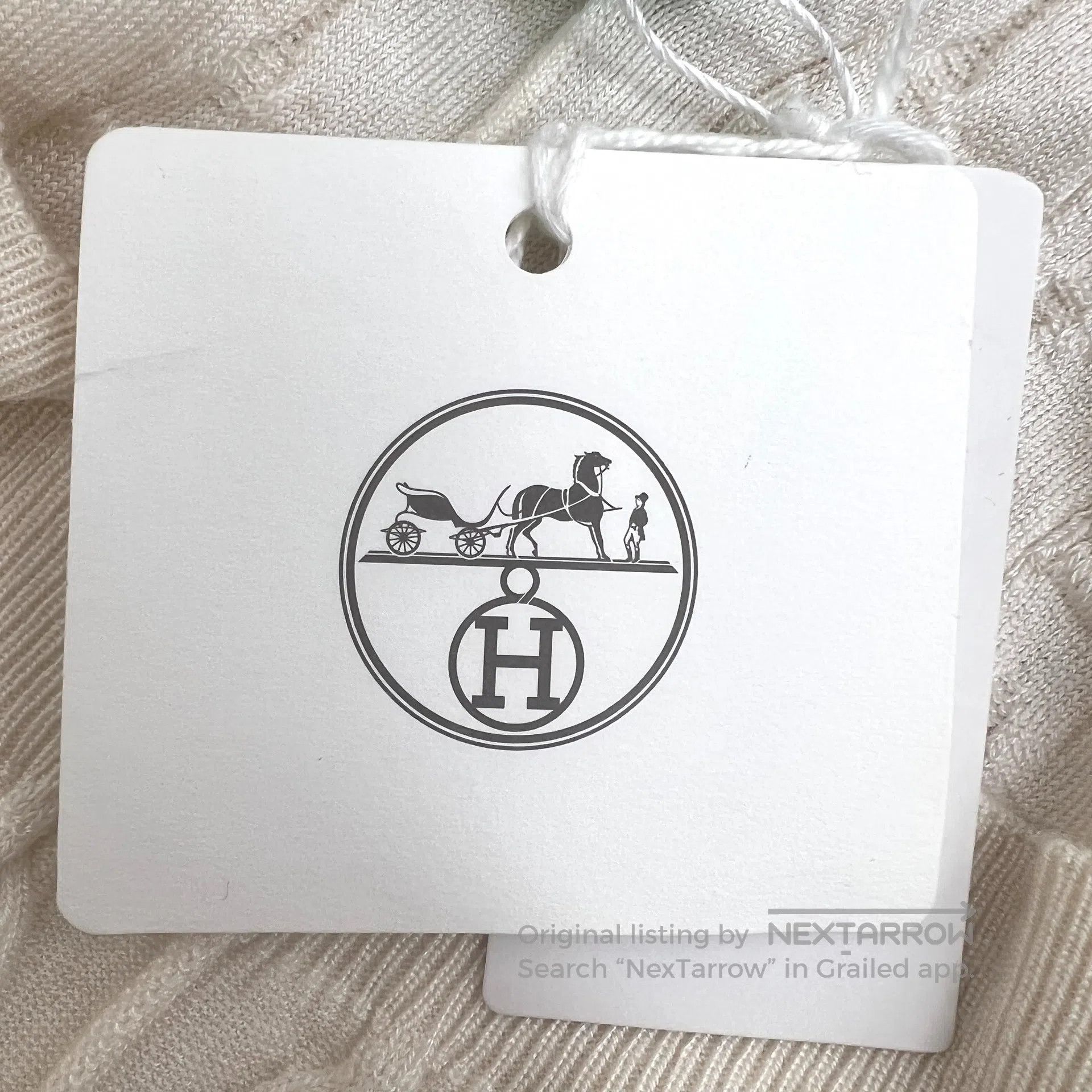 Hermes Hermes Ivory lock closure jacquard mulberry silk round-nec Size XS / US 0-2 / IT 36-38 - 6 Thumbnail
