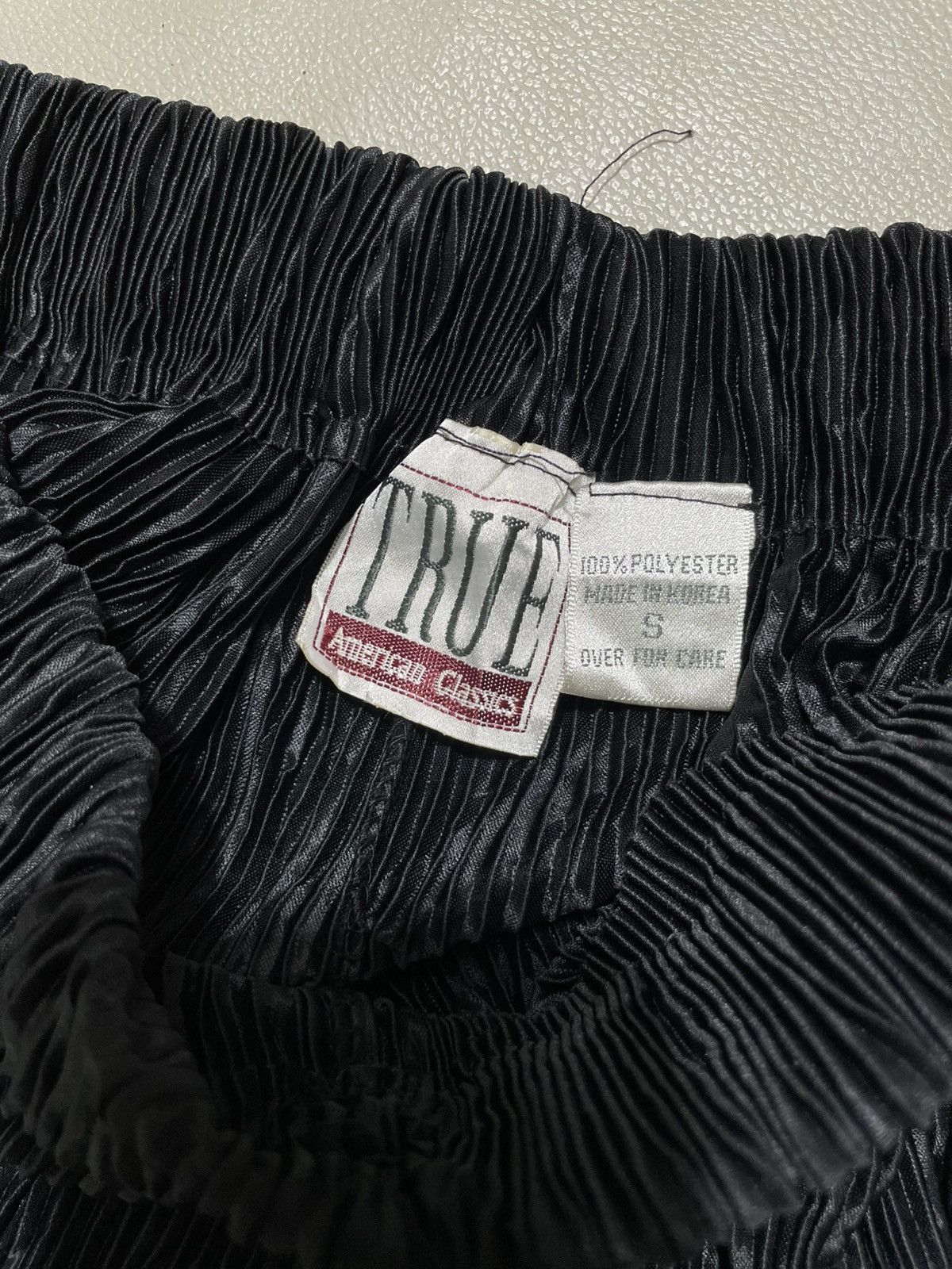 Designer × Issey Miyake True Alternative Black Pleated wide leg pants issey style Size 30" / US 8 / IT 44 - 3 Thumbnail