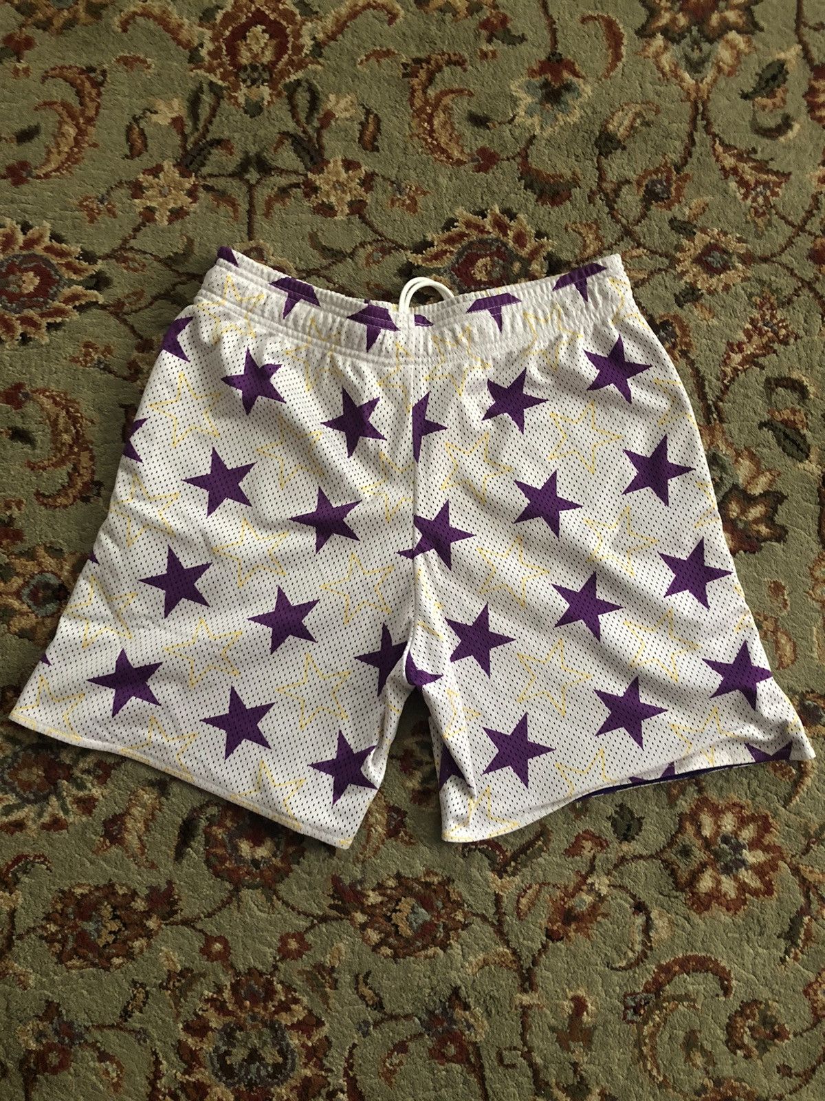 Other Almost Someday White Star Print Shorts Size US 32 / EU 48 - 2 Thumbnail