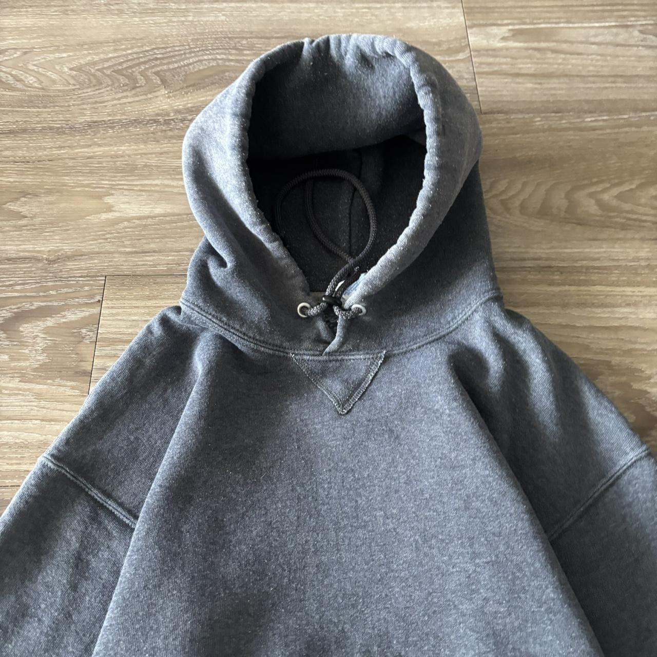 Russell Athletic Crazy Vintage Y2K/2000s Charcoal Grey Russell Blank Pullover Hoodie! Size M Size US M / EU 48-50 / 2 - 2 Thumbnail