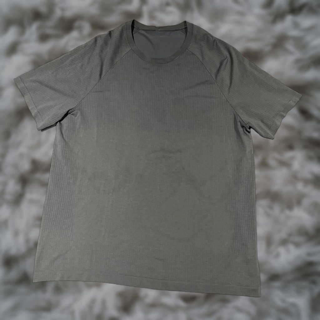 Lululemon Lululemon Shirt Mens XXL Gray Metal Vent Tech Casual Gym Workout Logo Stretch Size US XXL / EU 58 / 5 - 1 Thumbnail