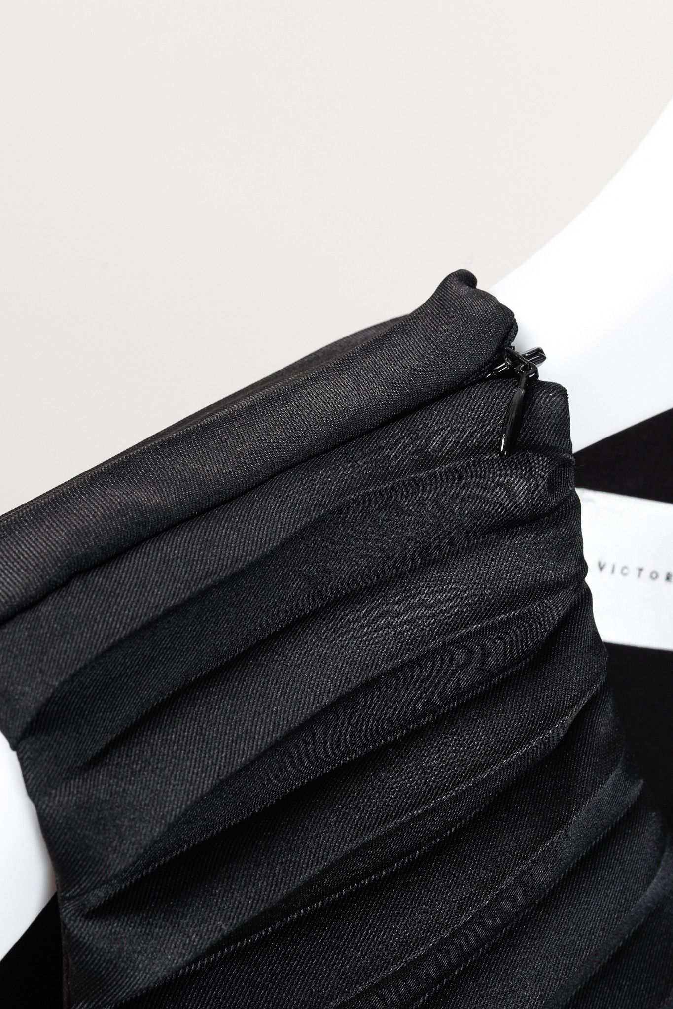 Victoria Beckham Victoria Victoria Beckham PS/19 Black Pleated Mini Dress Size L / US 10 / IT 46 - 5 Thumbnail