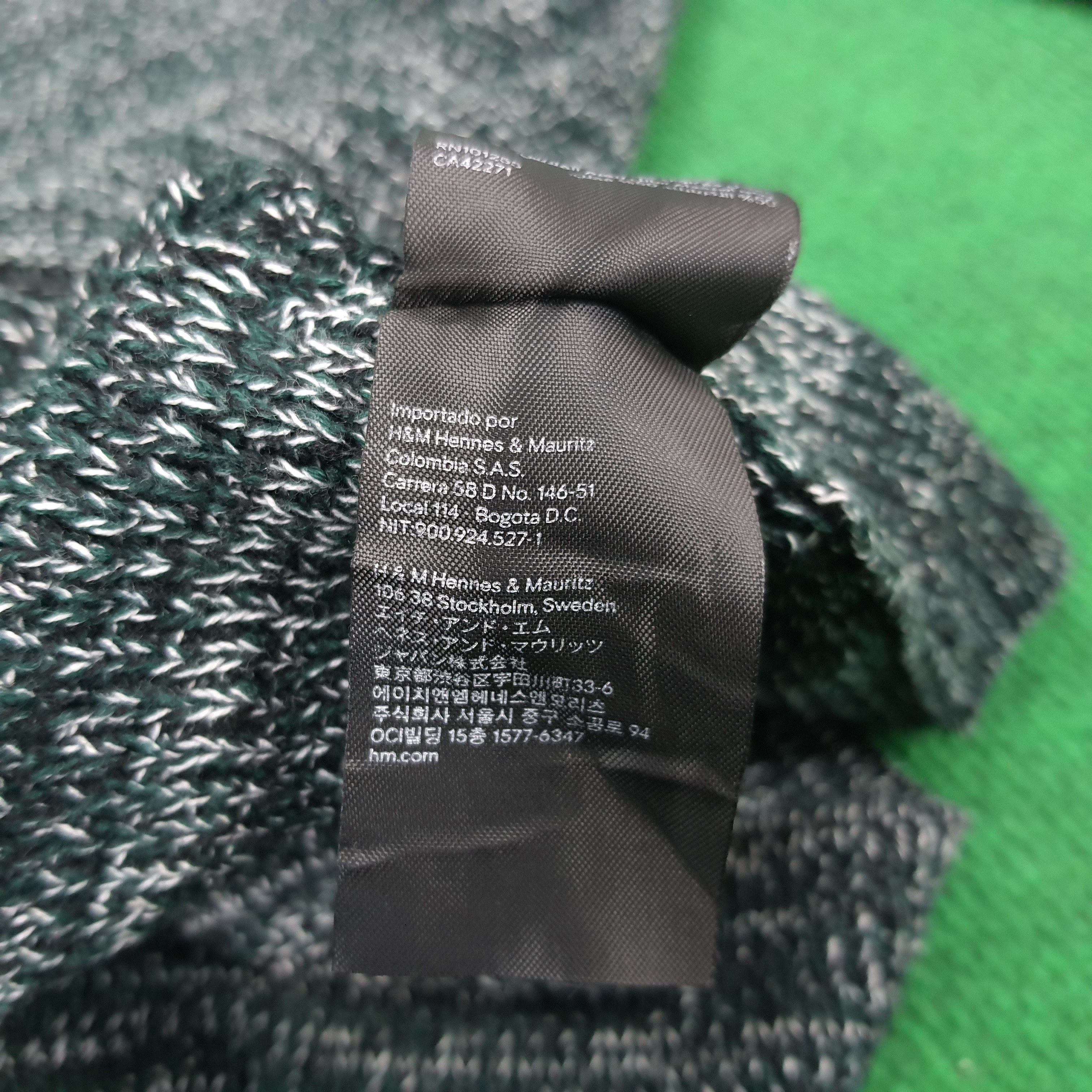 Japanese Brand Vintage H&M Knitted Winter Session Sweatshirt Size US L / EU 52-54 / 3 - 6 Thumbnail