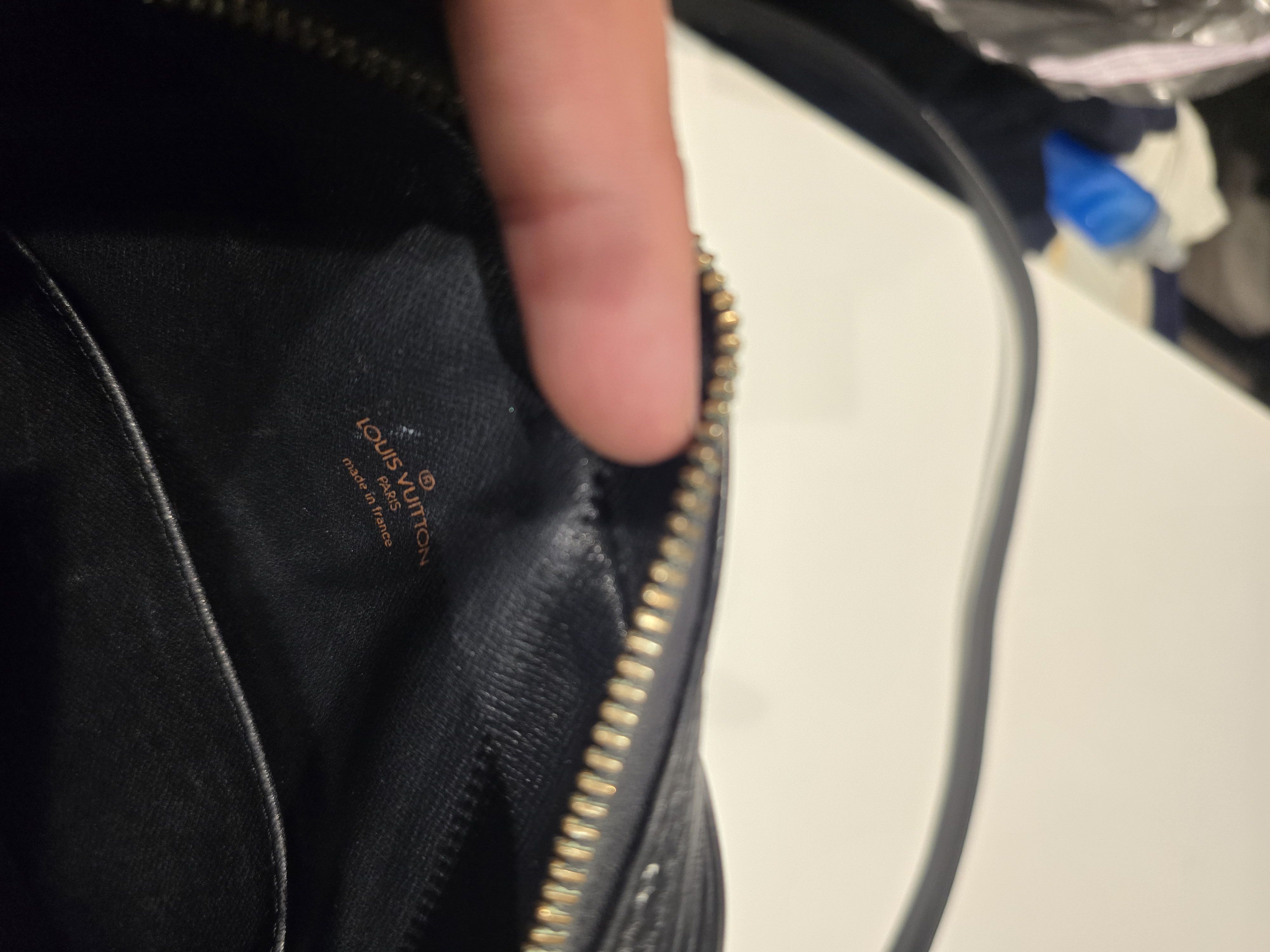 Louis Vuitton Louis Vuitton Epi Leather Sidebag Size ONE SIZE - 3 Thumbnail