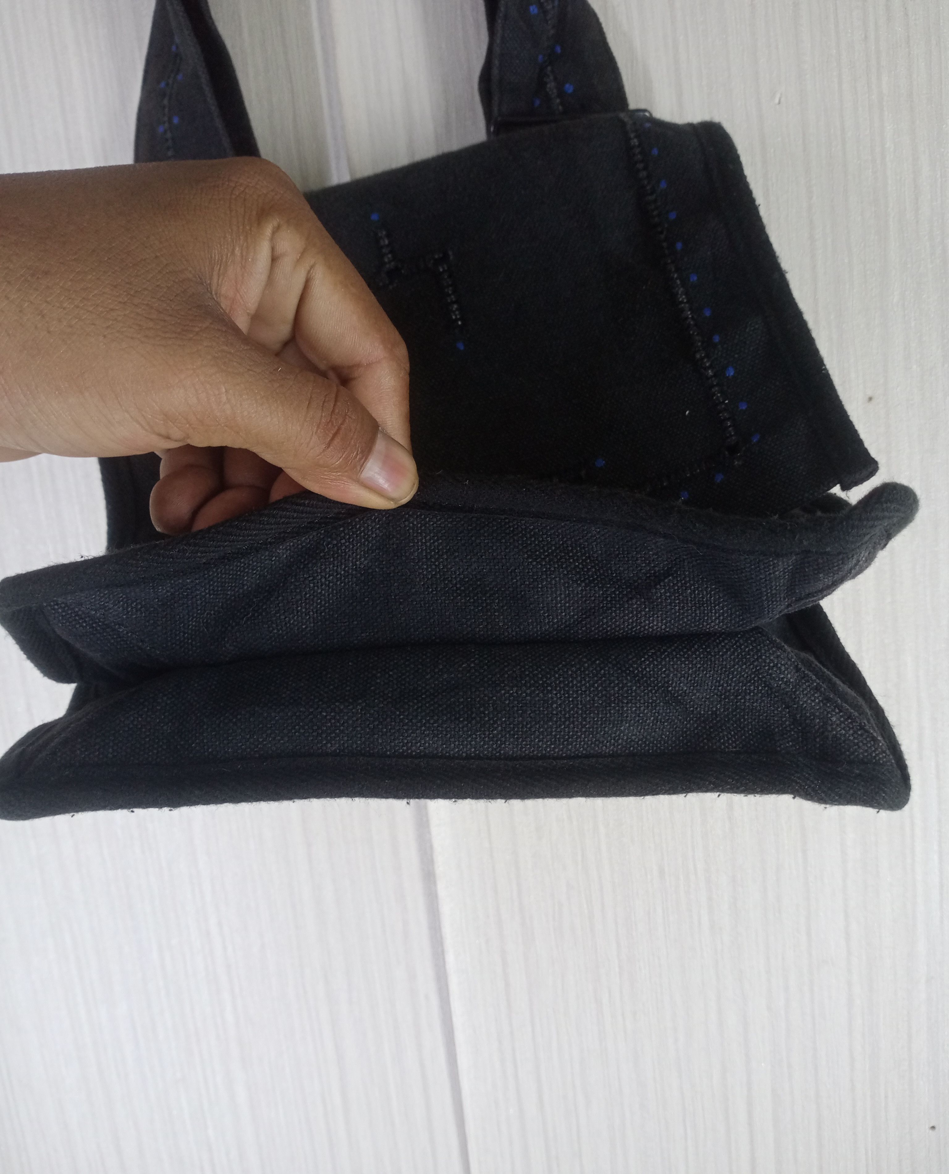 Issey Miyake Vintage Issey Miyake Cross Body Canvas Bag Size ONE SIZE - 7 Thumbnail