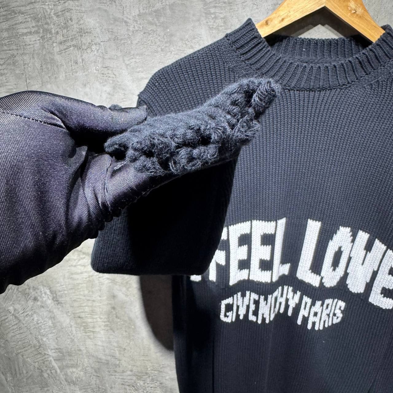 Givenchy Givenchy “I Feel Love” Knitted sweatshirt Size US S / EU 44-46 / 1 - 6 Thumbnail
