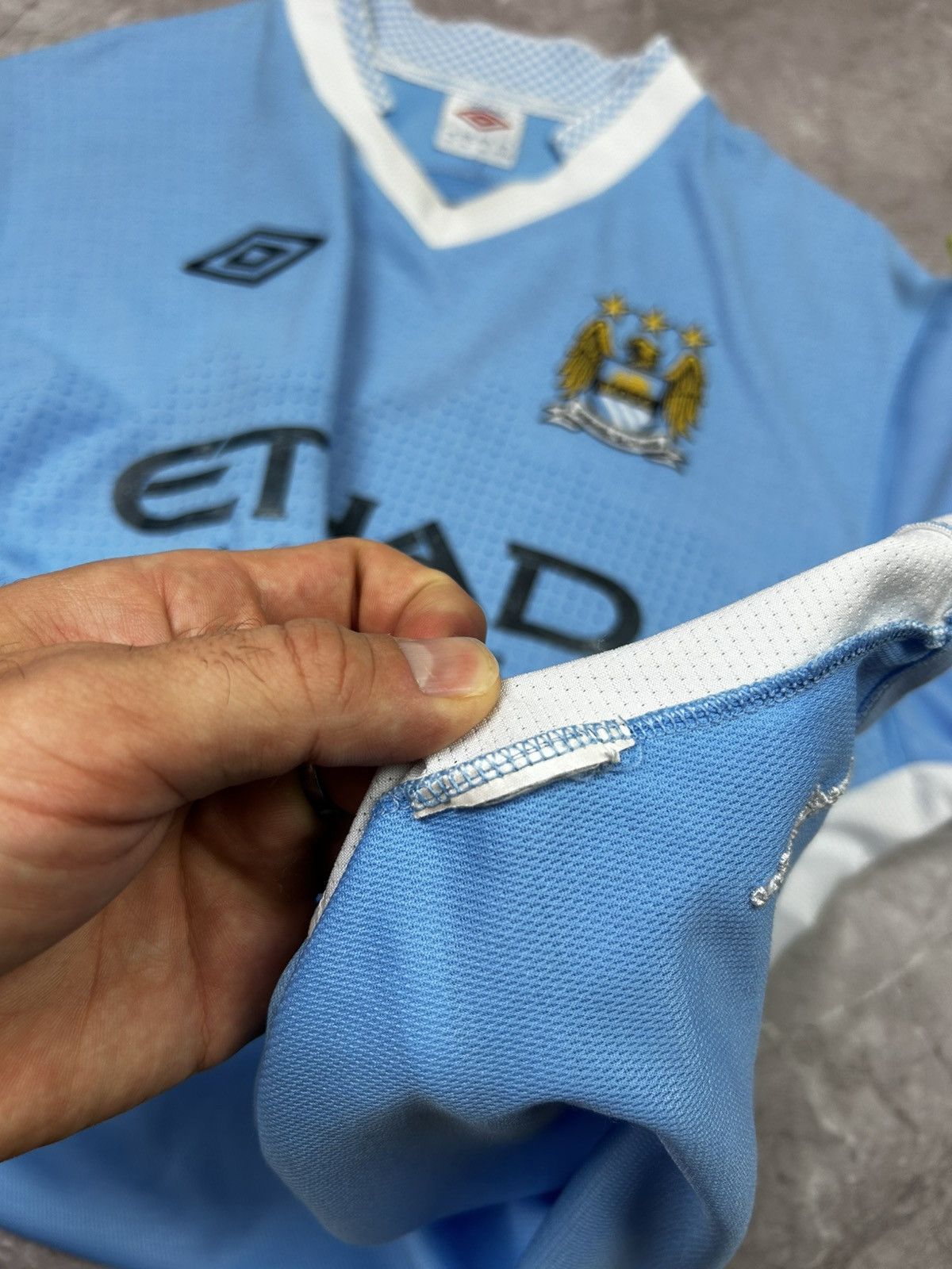 Umbro 2011 Vintage Manchester City Umbro SoccerJersey Long Sleeve Size US L / EU 52-54 / 3 - 8 Thumbnail