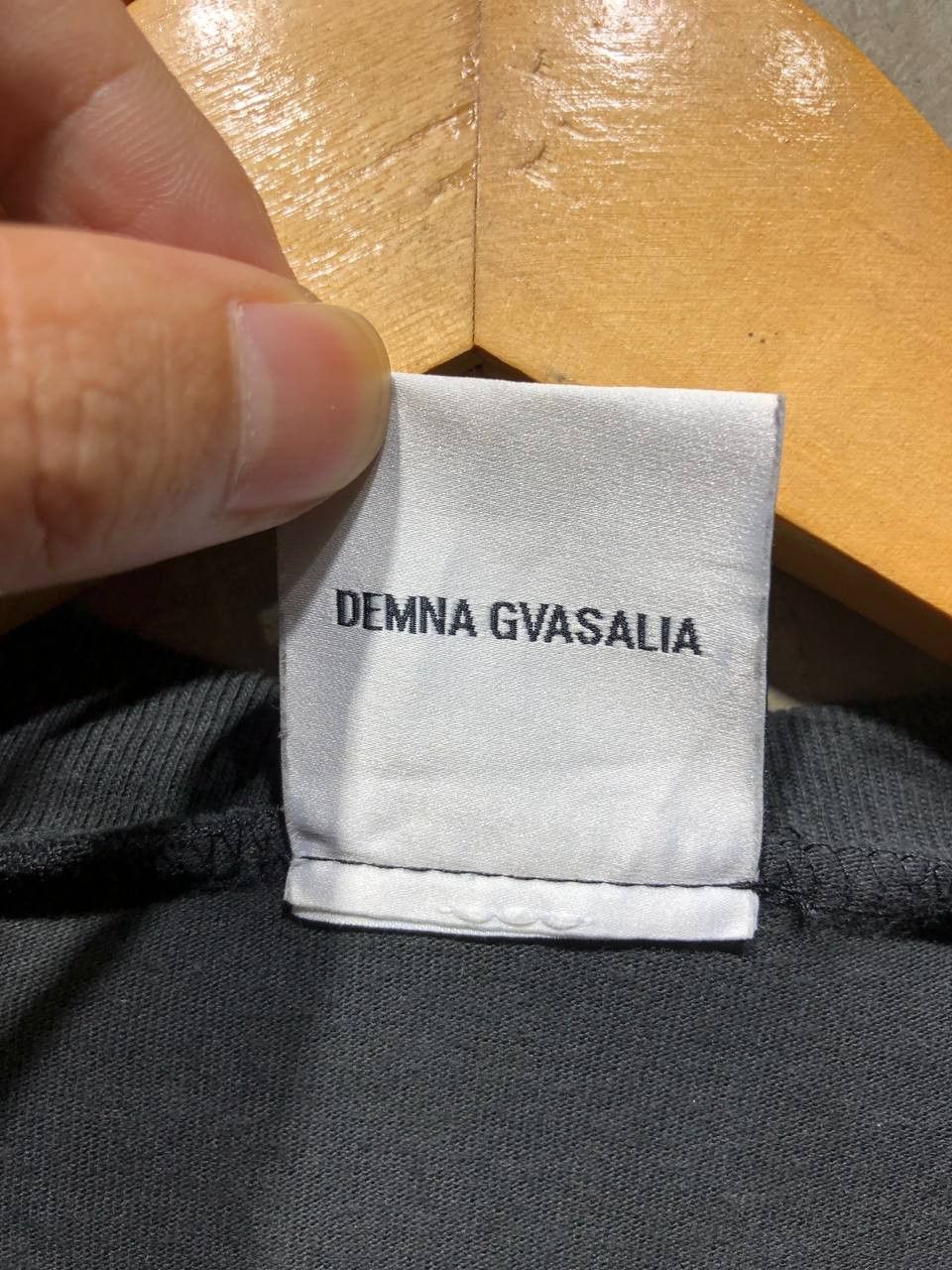 Hanes × Vetements Vetements X Hanes Staff Tee Size US XXS / EU 40 - 5 Thumbnail