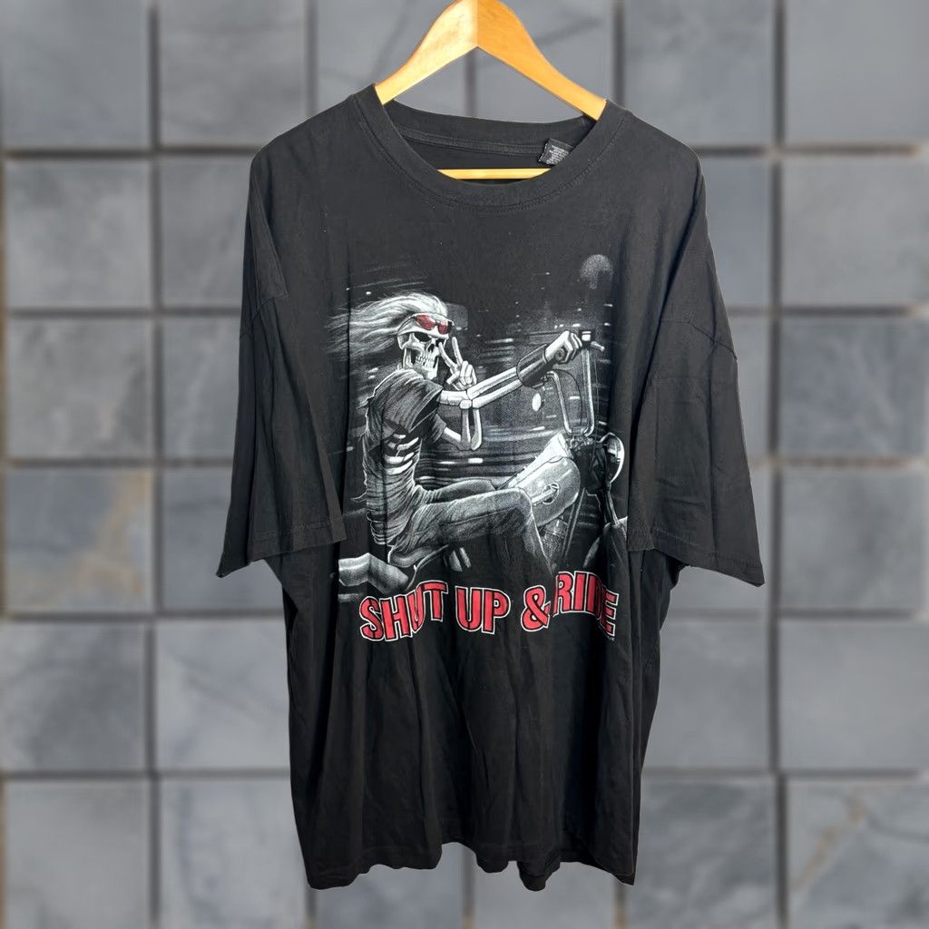 Liquid Blue Liquid Blue 2014 Biker T-Shirt Mens 3XL Black Skull on Motorcycle Shirt Size US XXL / EU 58 / 5 - 1 Thumbnail