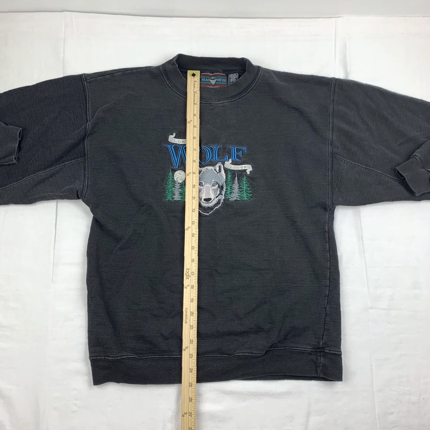 Vintage VINTAGE Lone Wolf Lodge Sweatshirt Men M Black Embroidered 90s USA Size US M / EU 48-50 / 2 - 4 Thumbnail