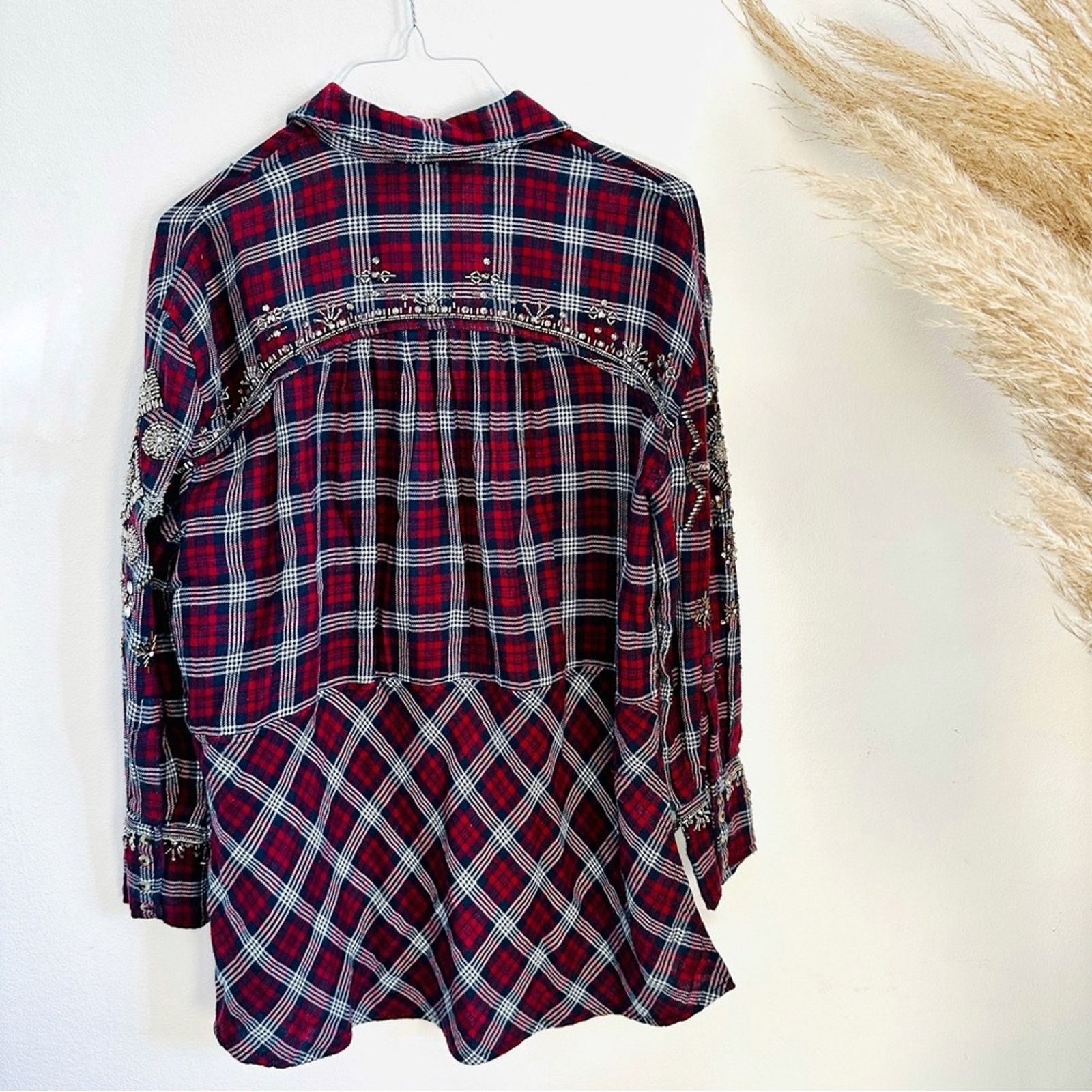 Free People FREE PEOPLE Sequin Bead Oversized Red Flannel Plaid Shirt Size XS / US 0-2 / IT 36-38 - 12 Thumbnail
