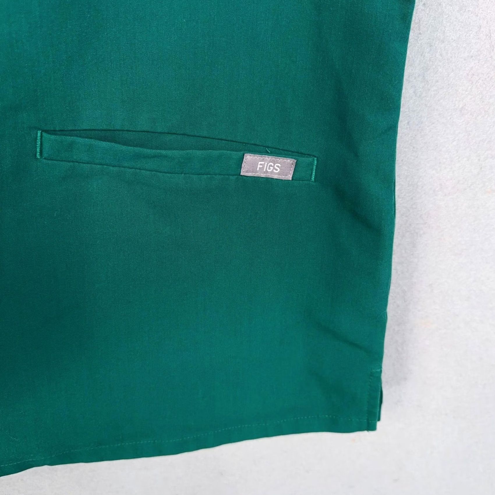 Vintage FIGS Shirt Womens Small Green Technical Collection V Neck Scrub Top Pockets Size S / US 4 / IT 40 - 3 Thumbnail