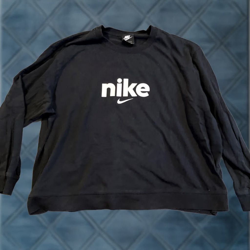 Nike Nike Cropped Sweatshirt Women's 1X XL Black Big Logo Crew Neck Awesome Size XL / US 12-14 / IT 48-50 - 1 Thumbnail