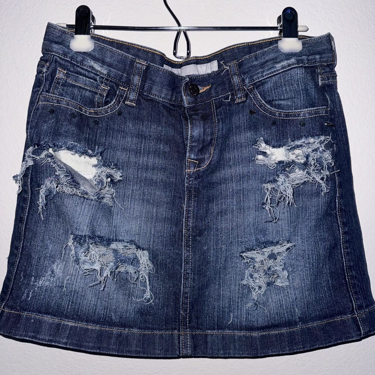 Vintage Distressed Custom Reworked Womens Denim Going Out Skirt Size 28" / US 6 / IT 42 - 1 Thumbnail