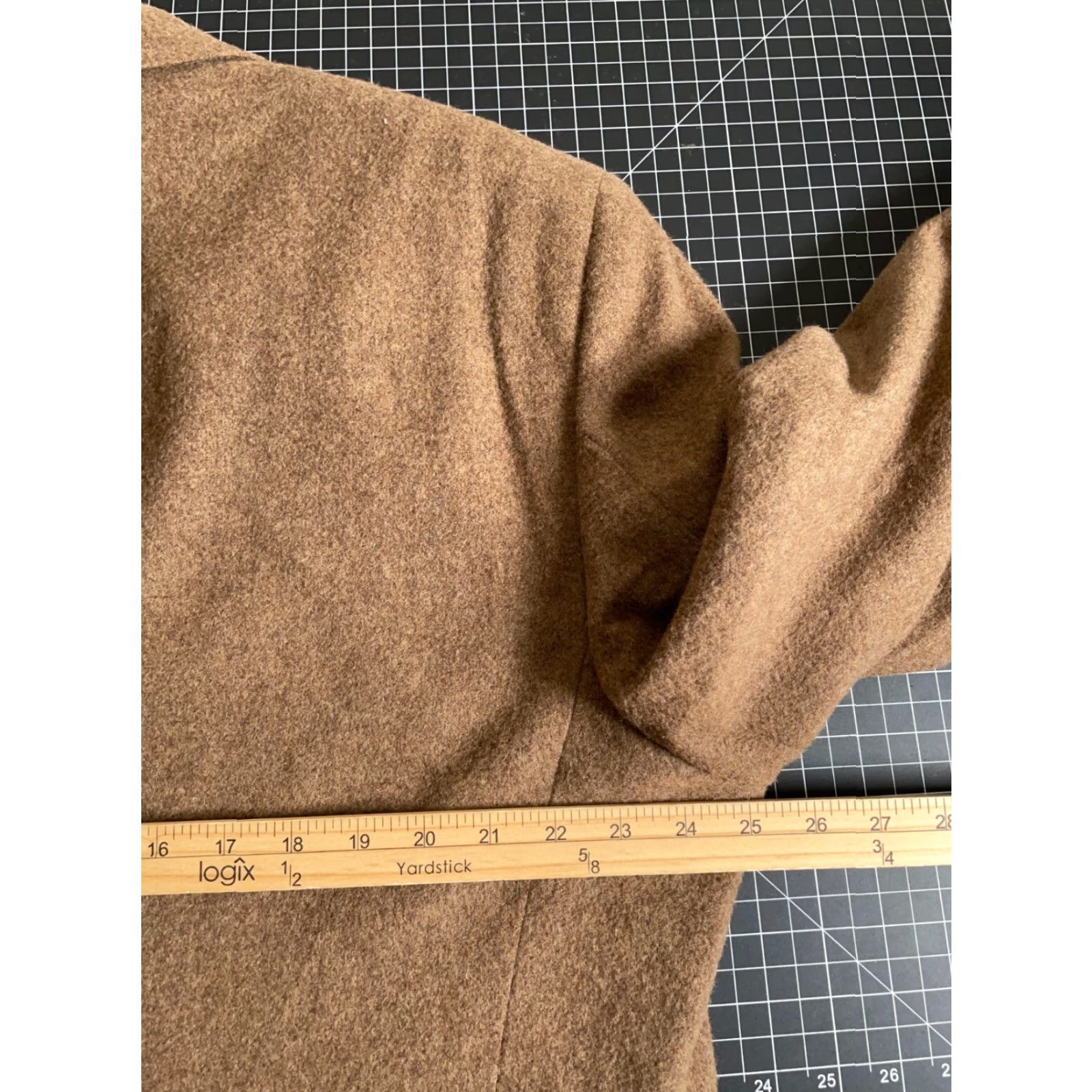 Jos. A. Bank Jos. A. Bank Blazer Mens 46 Regular Camel Hair Two-Button Jacket Brown Solid Notch Lapel Vintage? No (rearranged as requested) Size 46R - 6 Thumbnail