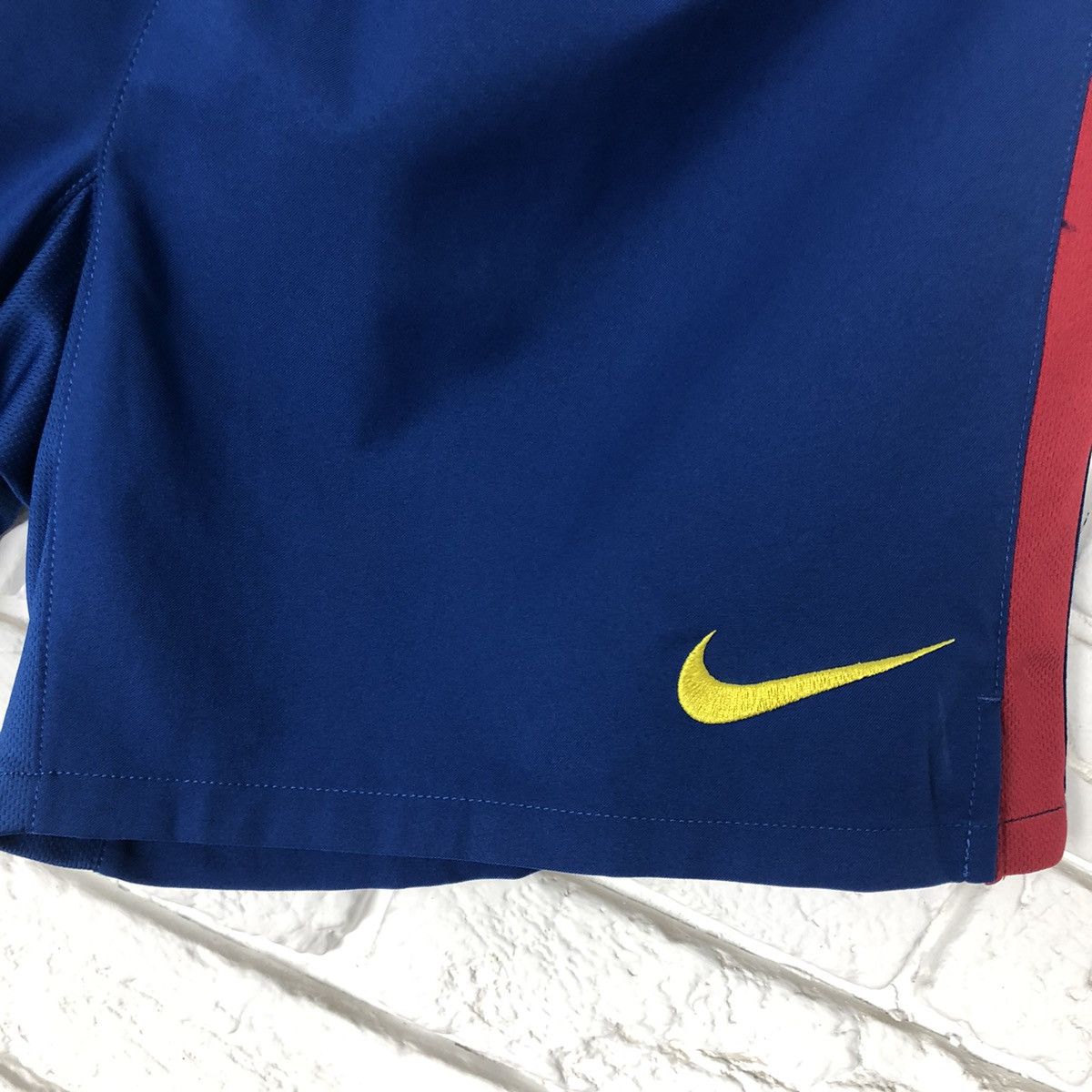 Nike Barcelona nike vintage shorts Size US 30 / EU 46 - 3 Thumbnail