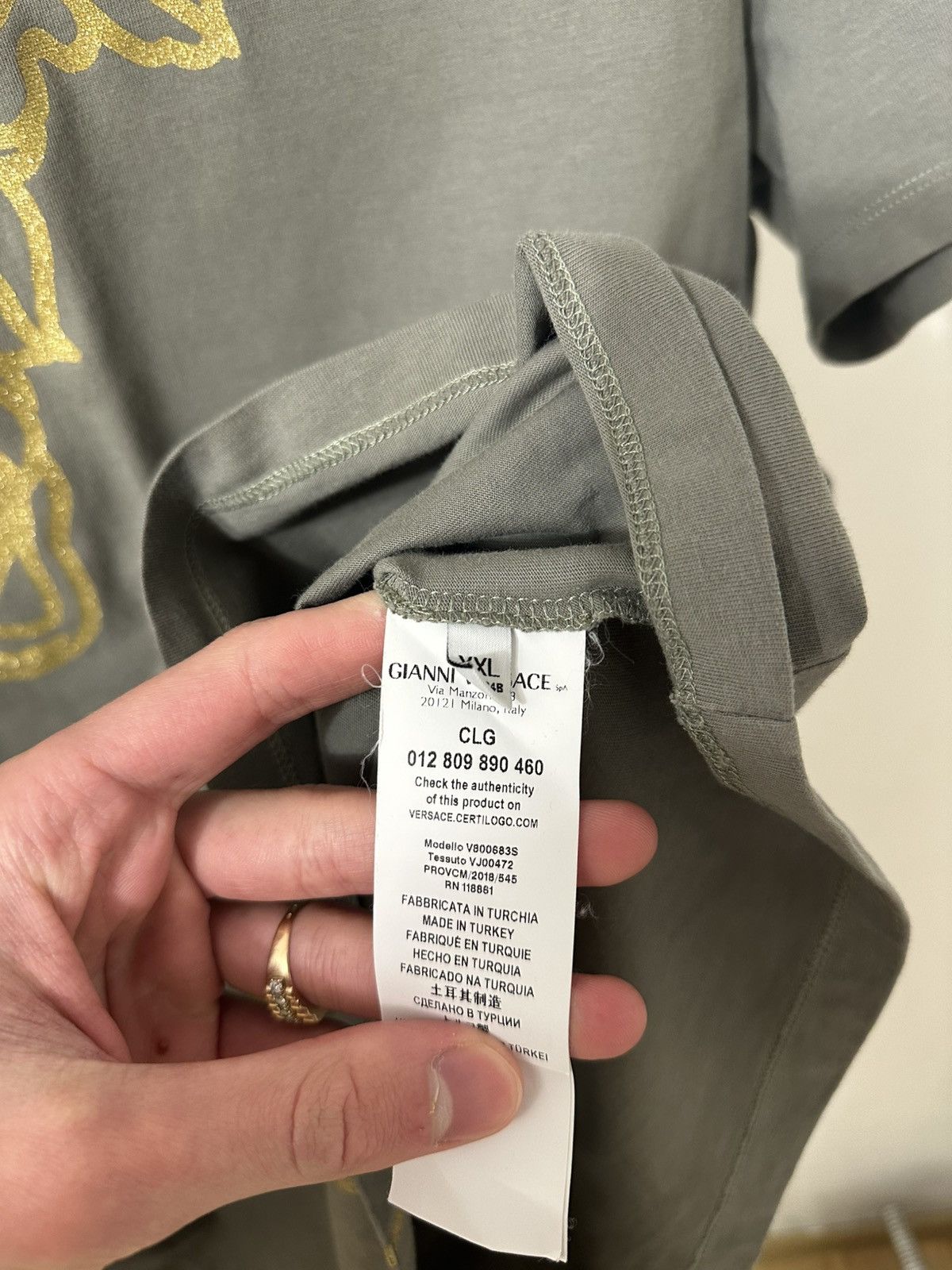 Versace Versace Half Medusa Head Print T-Shirt in Grey Cotton Size US XXL / EU 58 / 5 - 3 Thumbnail