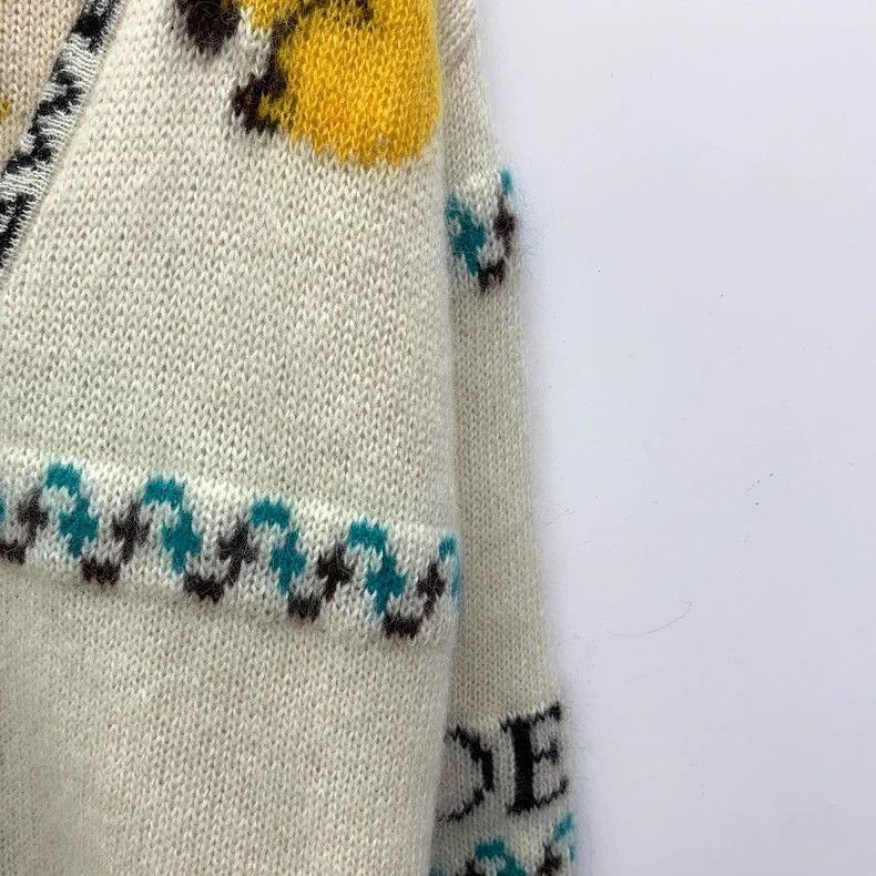 Loewe LOEWE Beige squirrel embroidered horsehair V-neck long sle Size XS / US 0-2 / IT 36-38 - 4 Thumbnail
