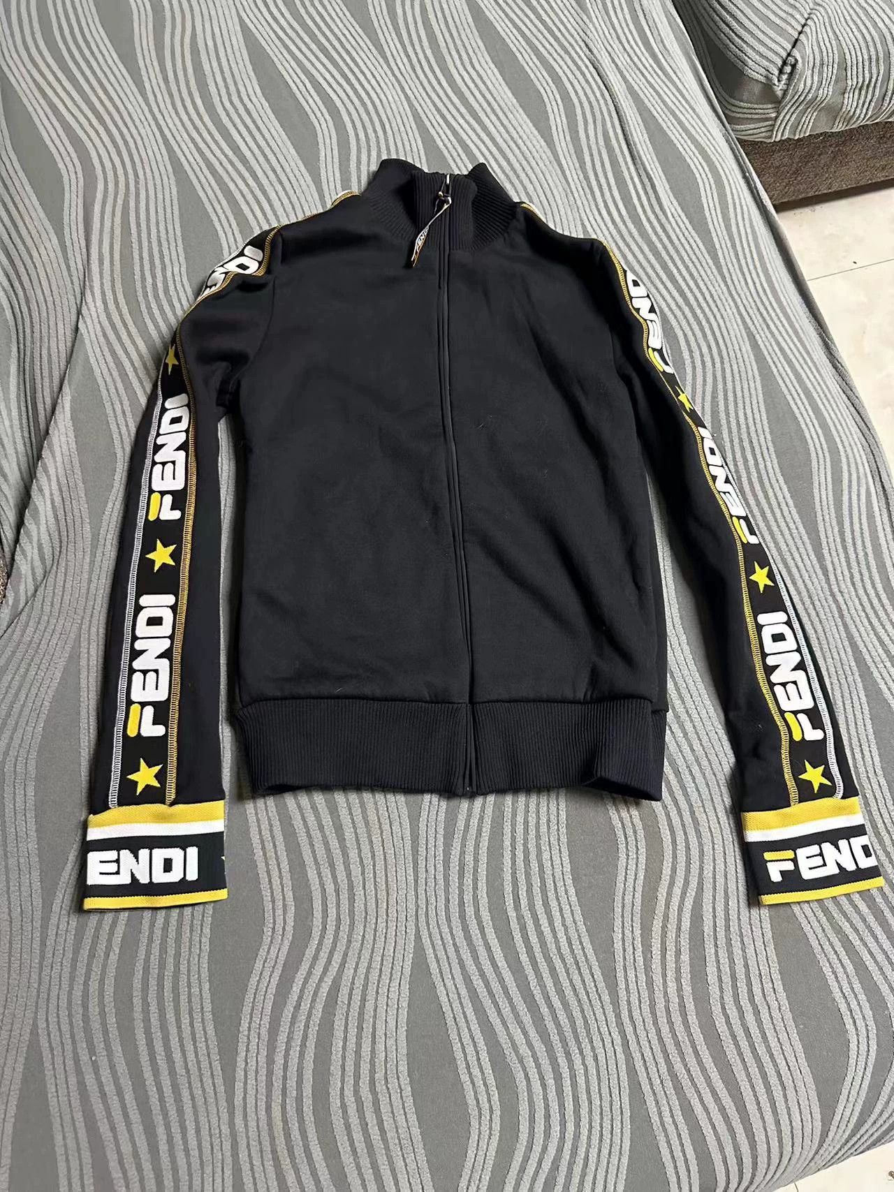 Fendi Fendi Authentic Jacket Size XS / US 0-2 / IT 36-38 - 1 Thumbnail