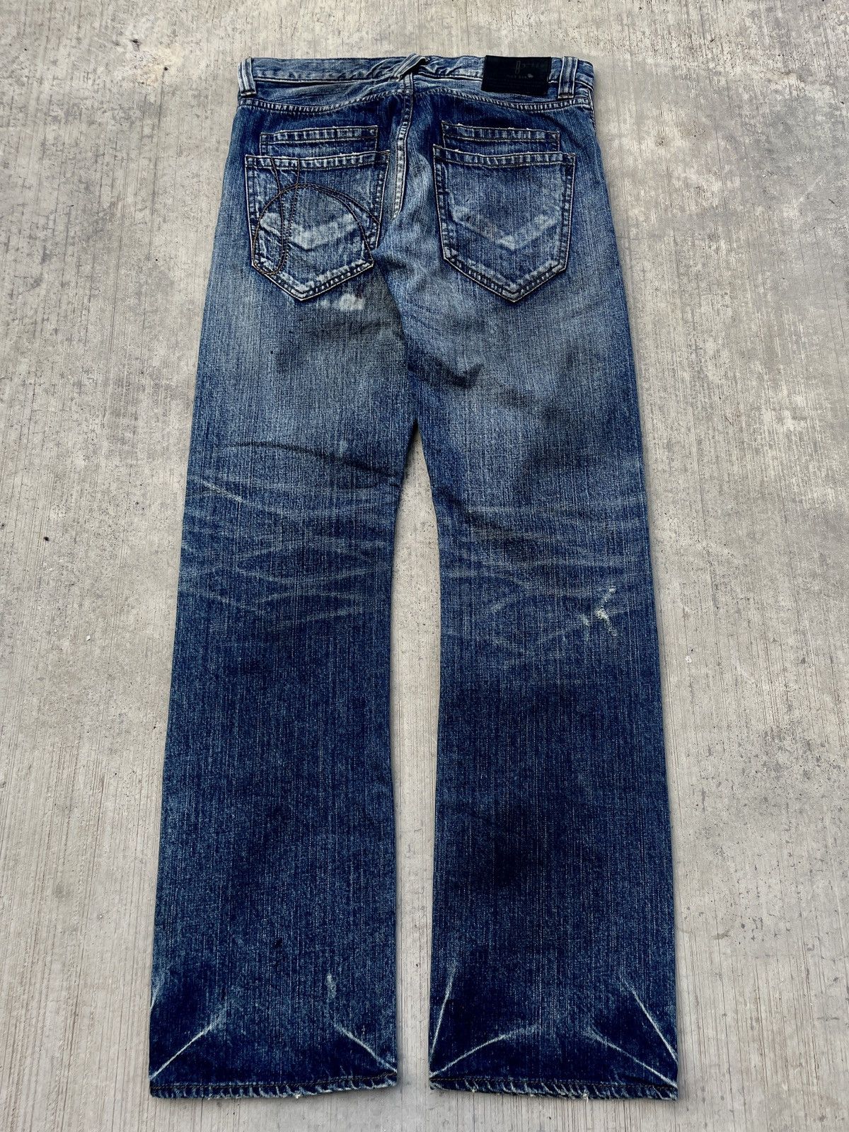Japanese Brand 2000s JAPANESE BRAND NO ID DISTRESSED RIPPED Size US 31 - 7 Thumbnail