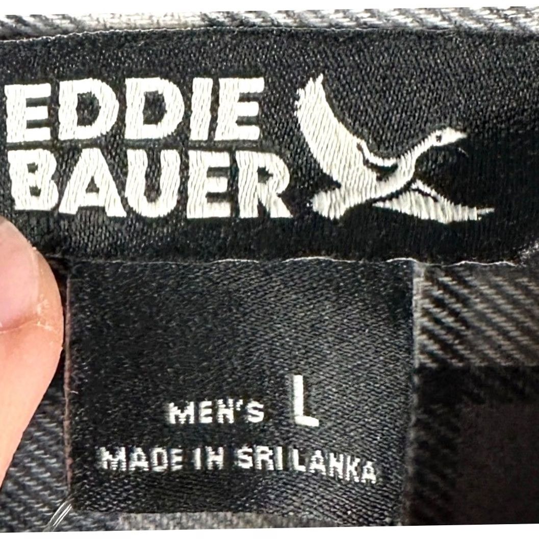 Eddie Bauer VINTAGE? no. Eddie Bauer Shirt Mens L Black/Grey Plaid Flannel Button-Down Pocket Shirt Size US L / EU 52-54 / 3 - 4 Thumbnail