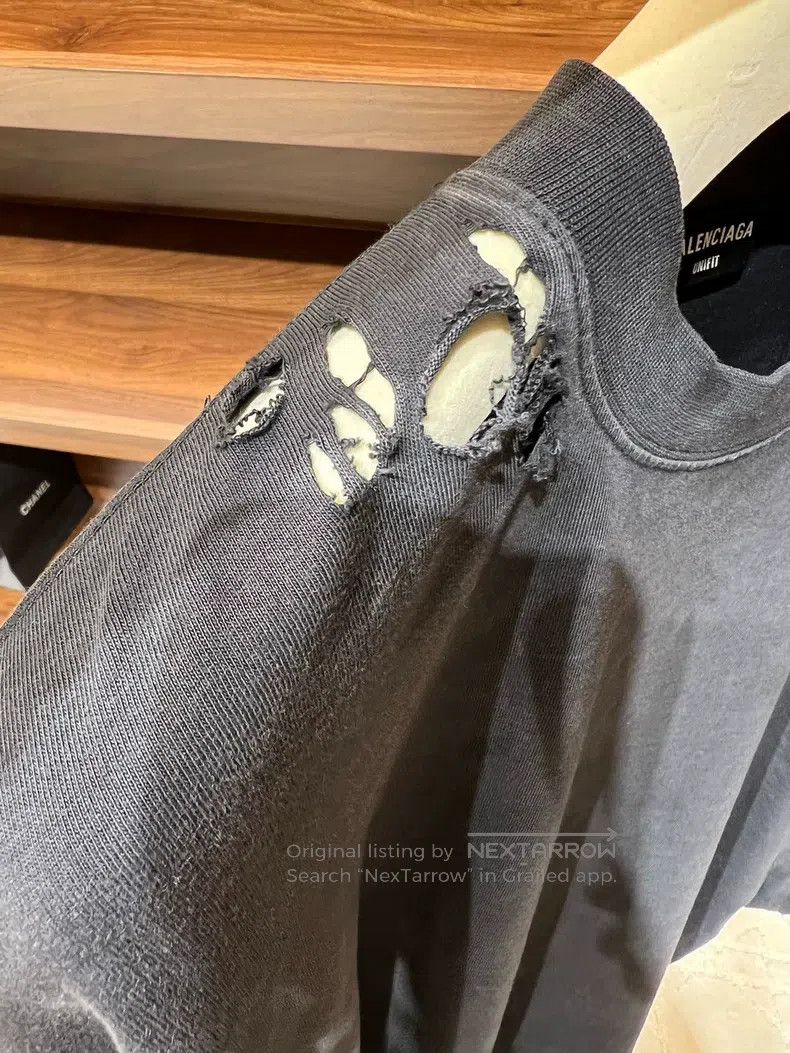 Balenciaga Balenciaga Ripped Distressed Short Sleeve Size US L / EU 52-54 / 3 - 8 Thumbnail