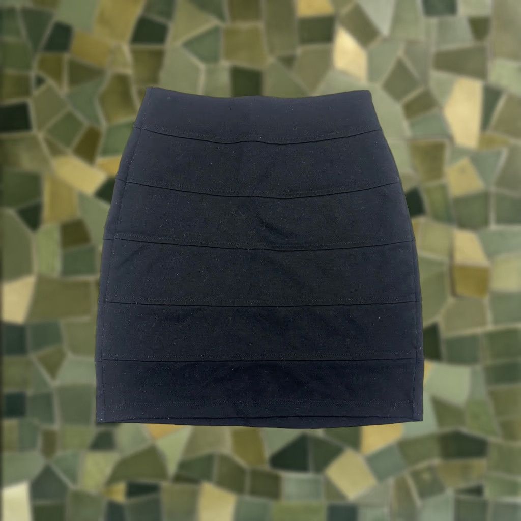 Vintage Basic House Skirt Womens Small Black Elastic Waist Pull On Mini Short Workwear Casual Size 28" / US 6 / IT 42 - 1 Thumbnail