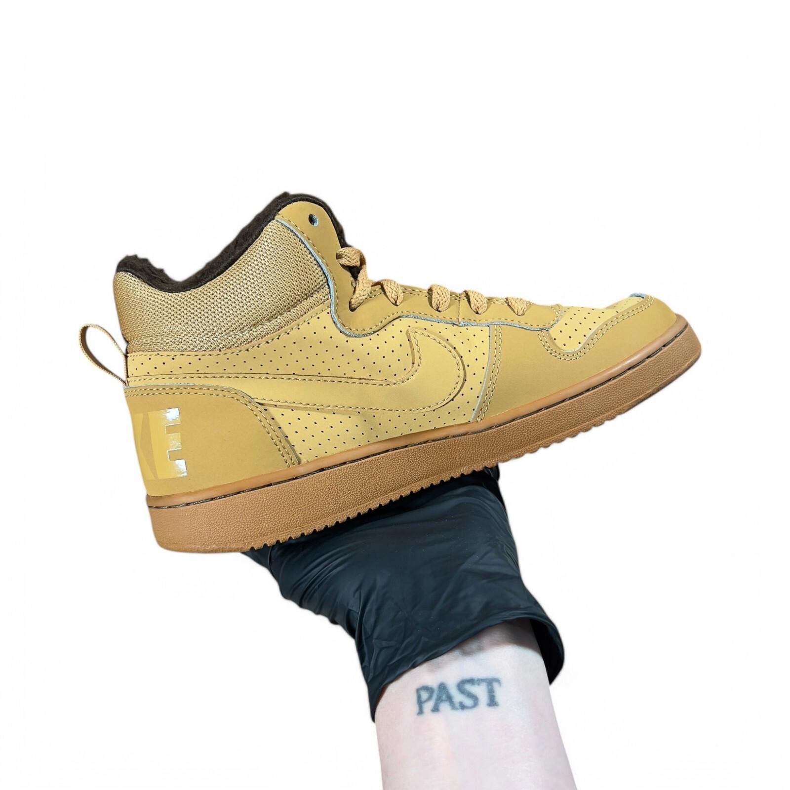 Nike 💥 Nike Court Borough Mid WNTR GS Haystack Trainers UK 5 Size US 5.5 / EU 38 - 2 Thumbnail