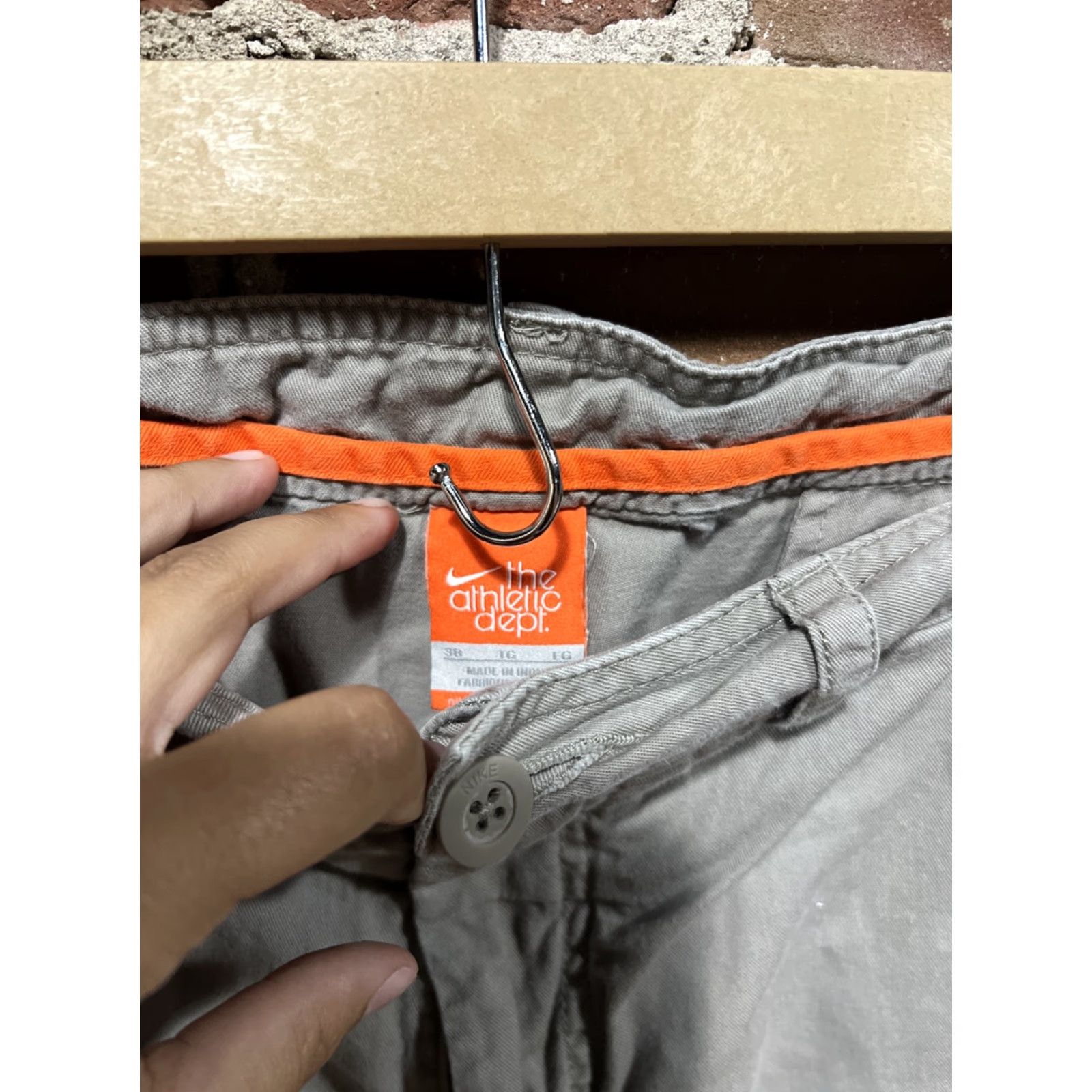 Nike Nike Shorts Cargo Flat Front Beige 38 Mens Cargo Pocket Cotton Regular Slim? (adjust to one word category) Size US 38 / EU 54 - 2 Thumbnail