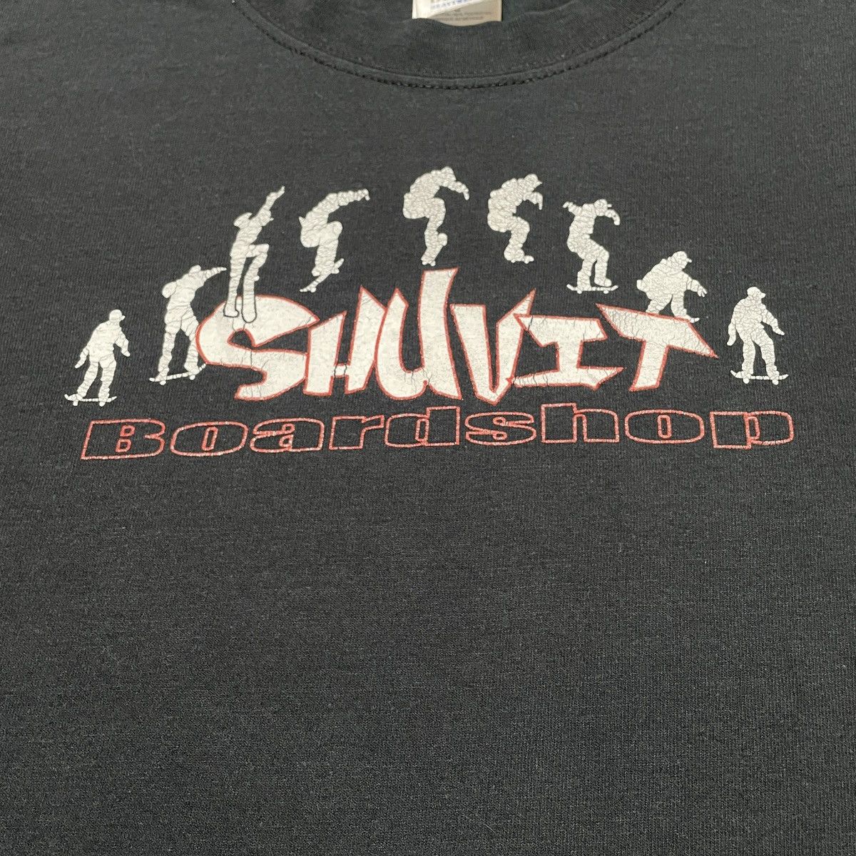 Vintage Vintage Shuvit Boardshop Skateboard T-shirt Size US L / EU 52-54 / 3 - 2 Thumbnail