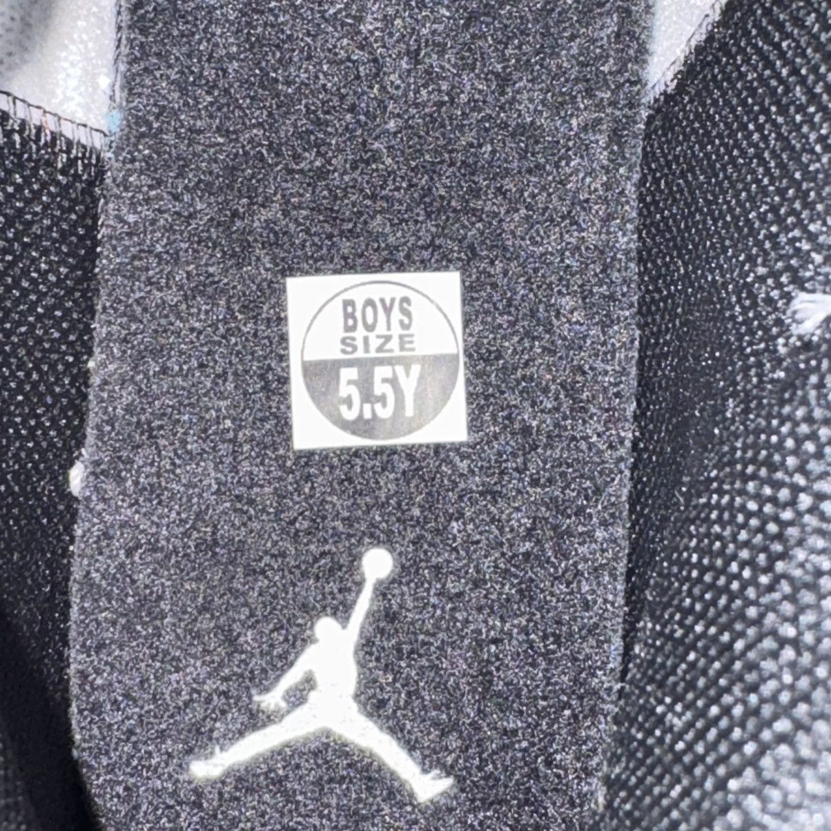 Jordan Brand Nike Air Jordan 1 Mid Black White Gold GS Size 5.5Y Size US 5.5 / EU 38 - 8 Thumbnail