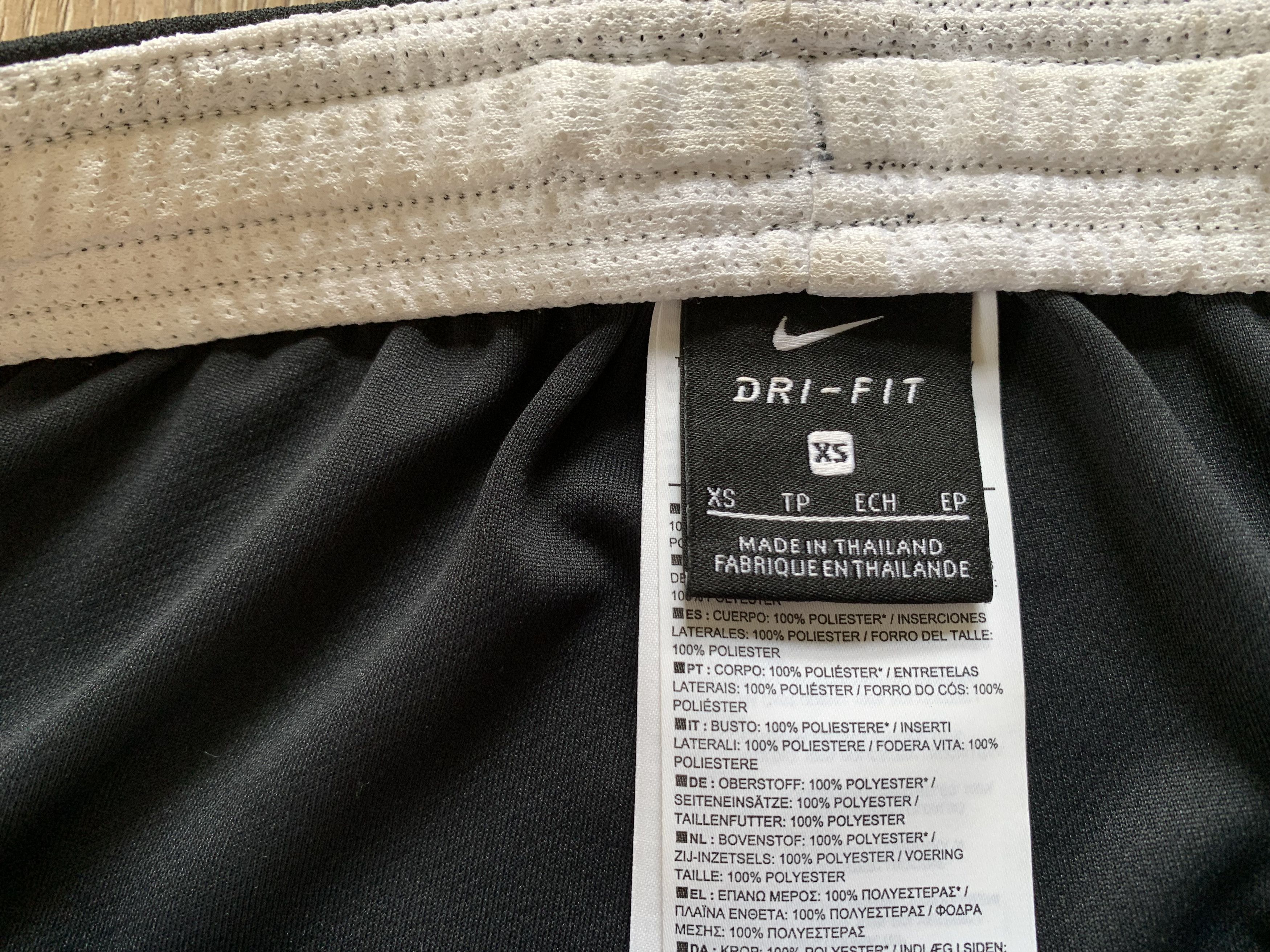 Nike Nike Black Training Shorts 2018 Size US 27 - 6 Thumbnail