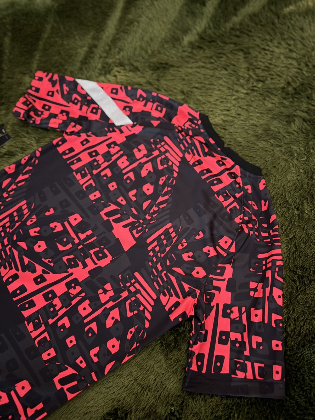Nike [S] Nike Liverpool Pre-Match Top Short Sleeve Jersey Black Size US S / EU 44-46 / 1 - 8 Thumbnail