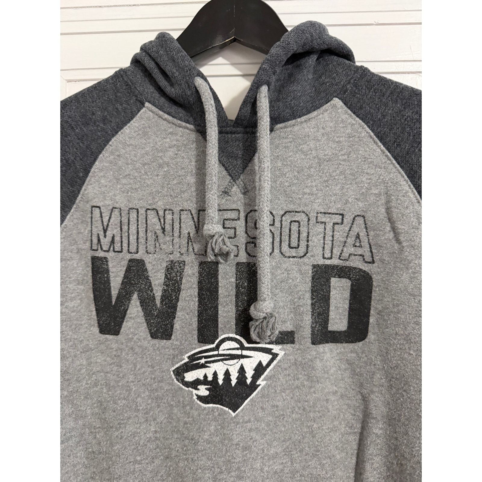 47 Minnesota Wild Gray and Black NHL Hockey Hoodie Size Large Size US L / EU 52-54 / 3 - 2 Thumbnail