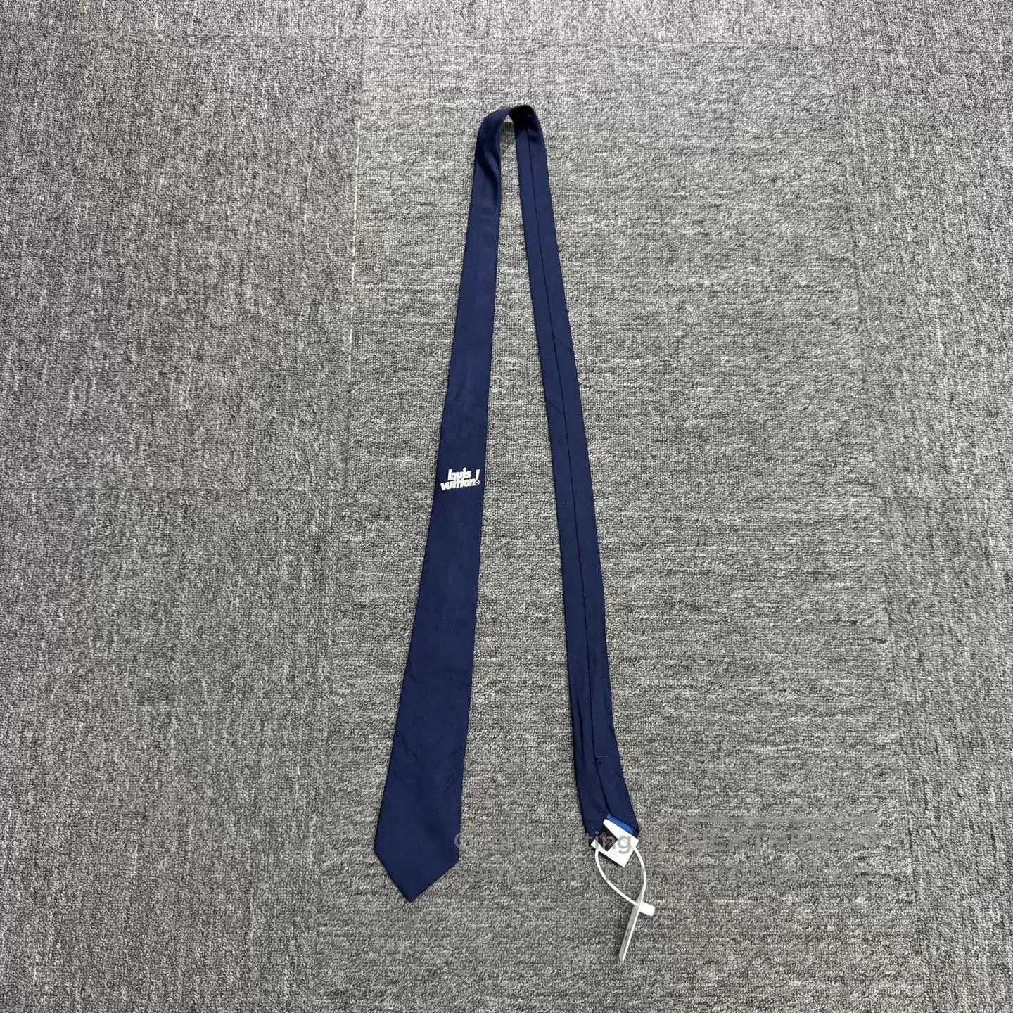Louis Vuitton Louis Vuitton LV Monogram Tie. Size ONE SIZE - 1 Thumbnail