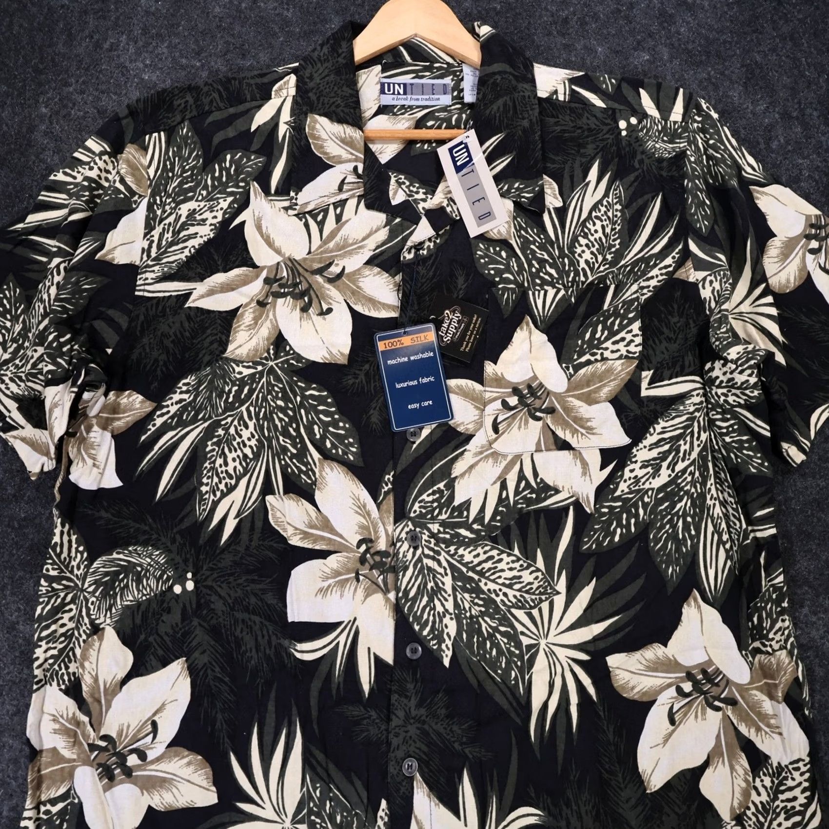 Vintage VINTAGE Untied Floral Silk Hawaiian Camp Shirt Mens XL Black 90s Size US XL / EU 56 / 4 - 4 Thumbnail