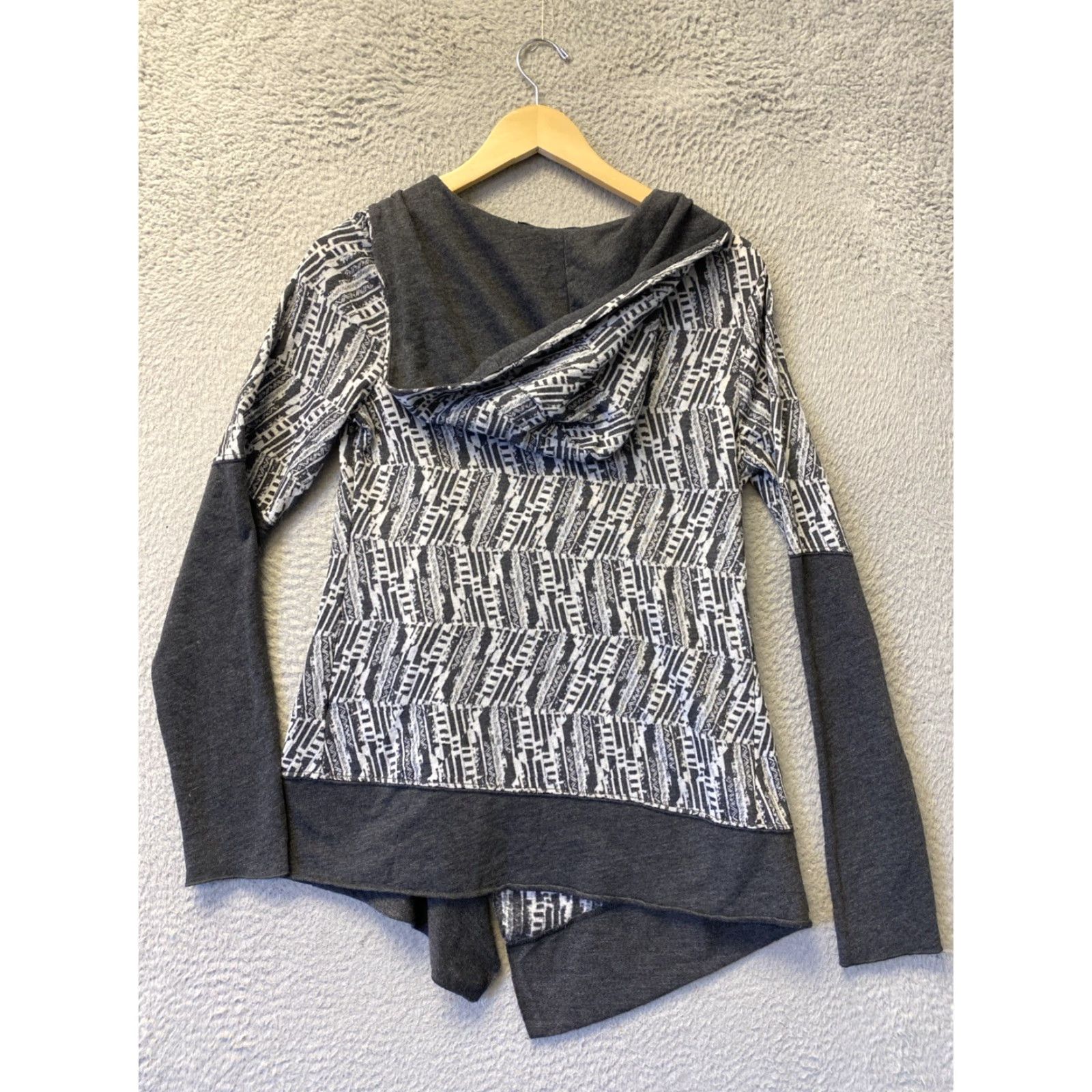 Prana Prana Sweater Cardigan Women S Gray White Geometric Wrap Open Hoodie USA Made 152-12 Size S / US 4 / IT 40 - 7 Thumbnail
