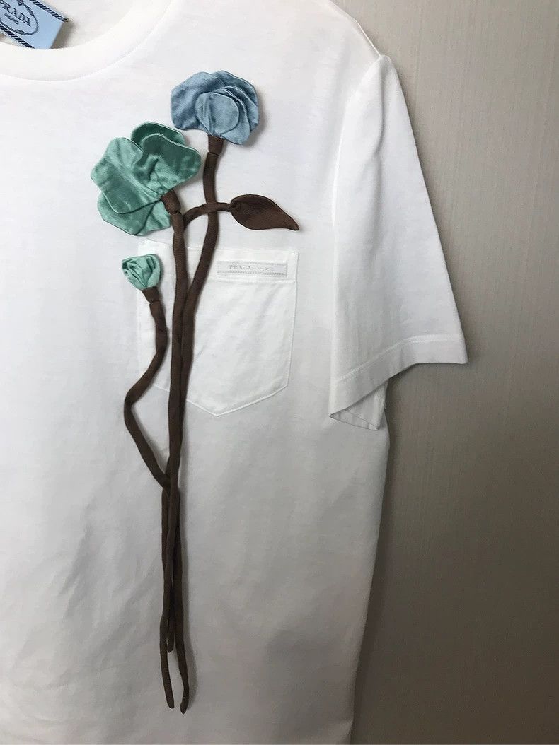 Prada PradaThree-dimensional floral short sleeves 2503-Nextarrow Size US M / EU 48-50 / 2 - 6 Thumbnail