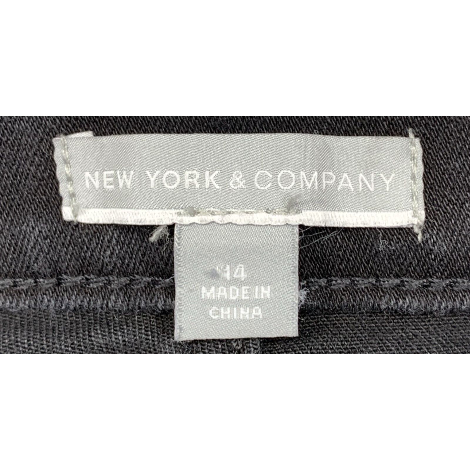 Vintage New York & Company Jeans Black 14 Distressed Straight Leg Women's Regular 5-Pocket Denim Jeans Size 36" / US 14 / IT 50 - 7 Thumbnail