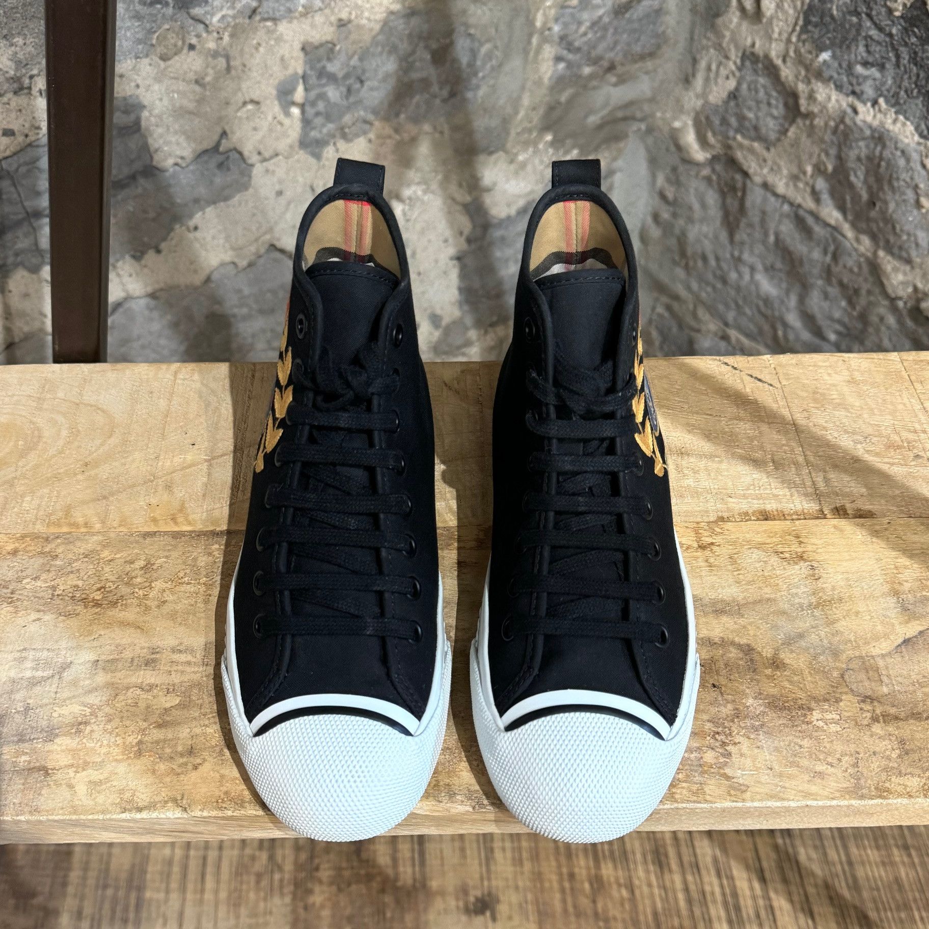 Burberry Burberry Black Canvas Knight Embroidered Kingly Big Sneakers Size US 6 / IT 36 - 3 Thumbnail