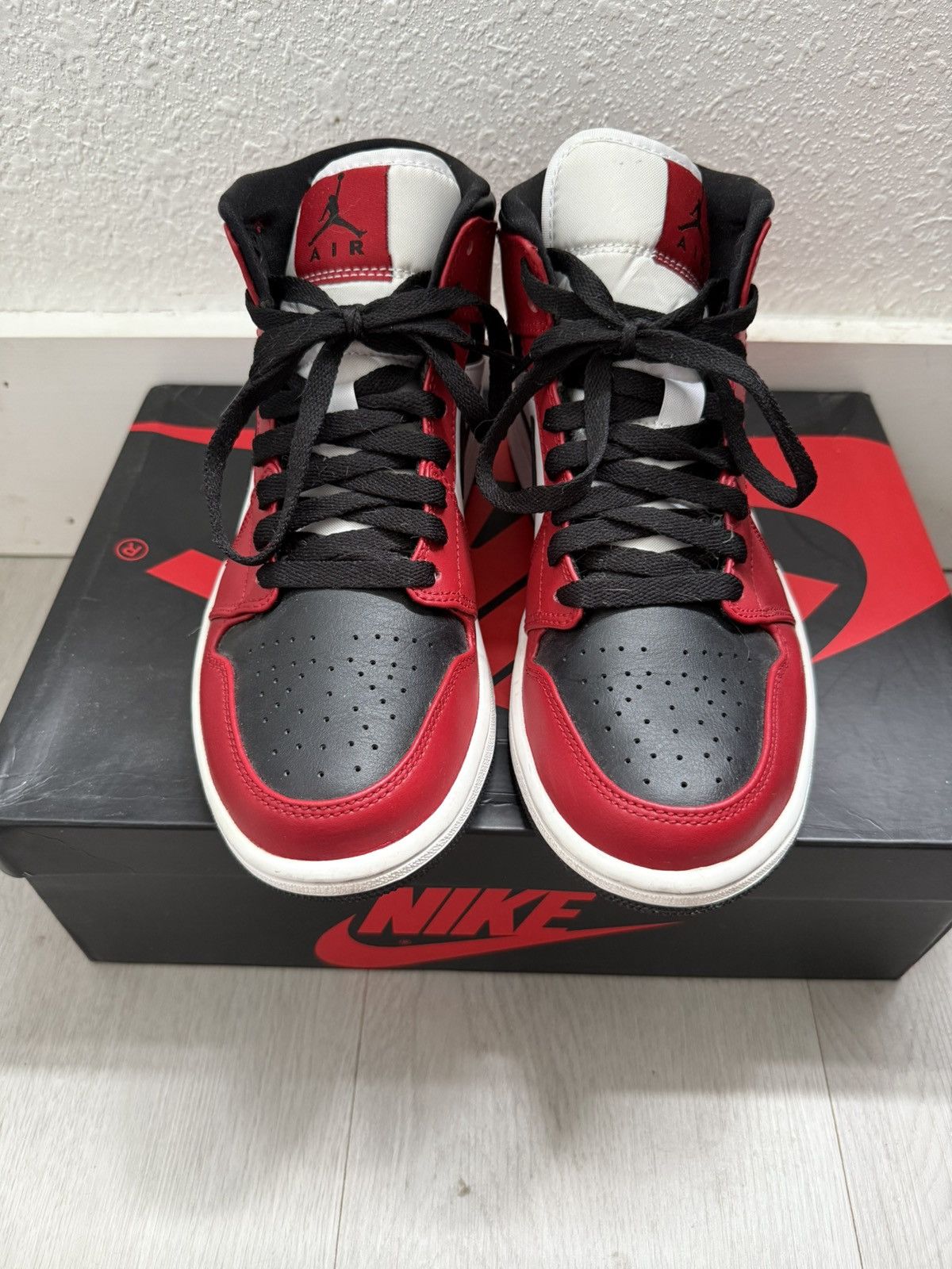 Jordan Brand Air Jordan 1 Chicago Toe Size US 7 / EU 40 - 4 Thumbnail