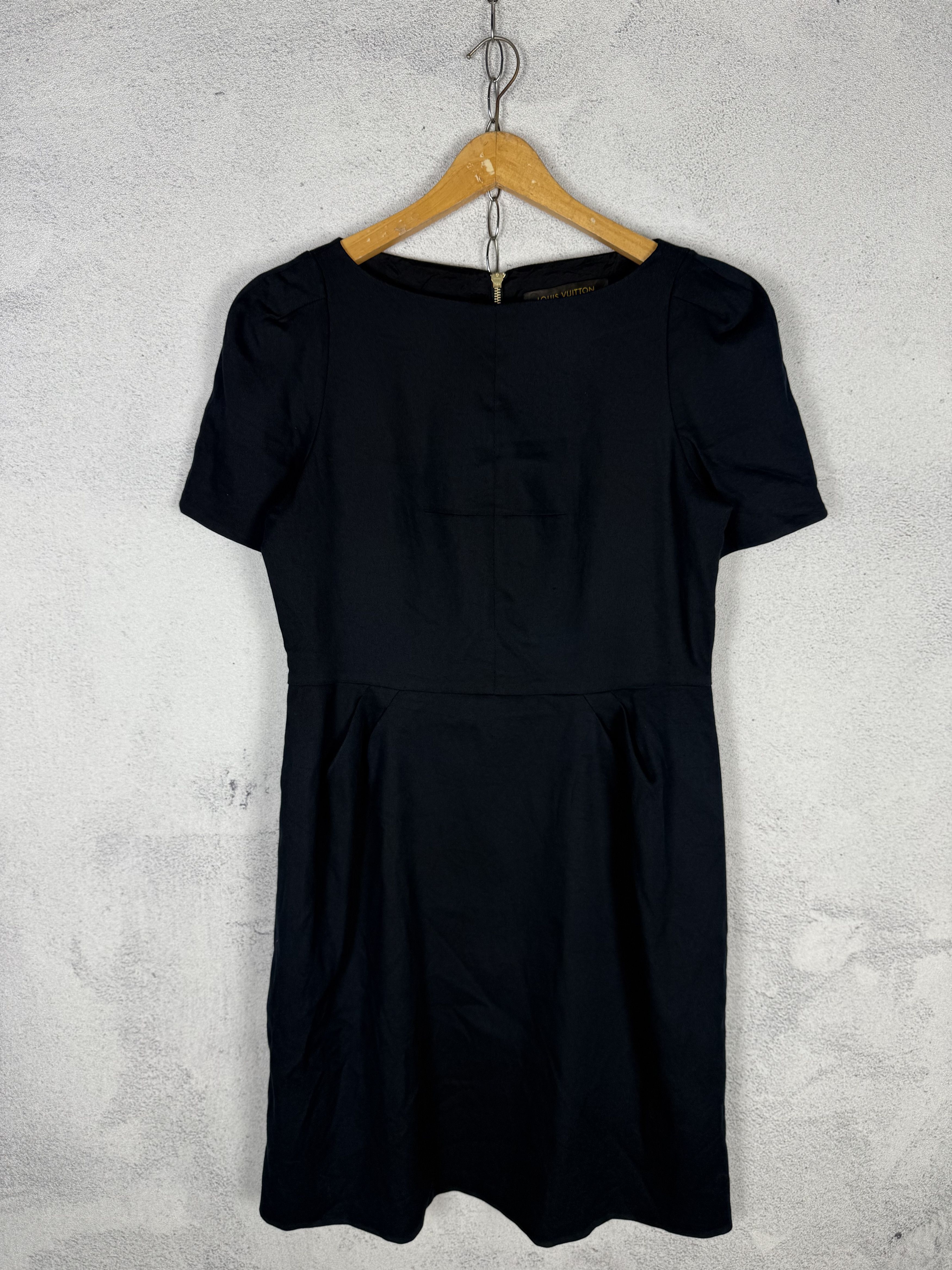 Louis Vuitton Louis Vuitton Uniforms Dress Size M / US 6-8 / IT 42-44 - 1 Thumbnail