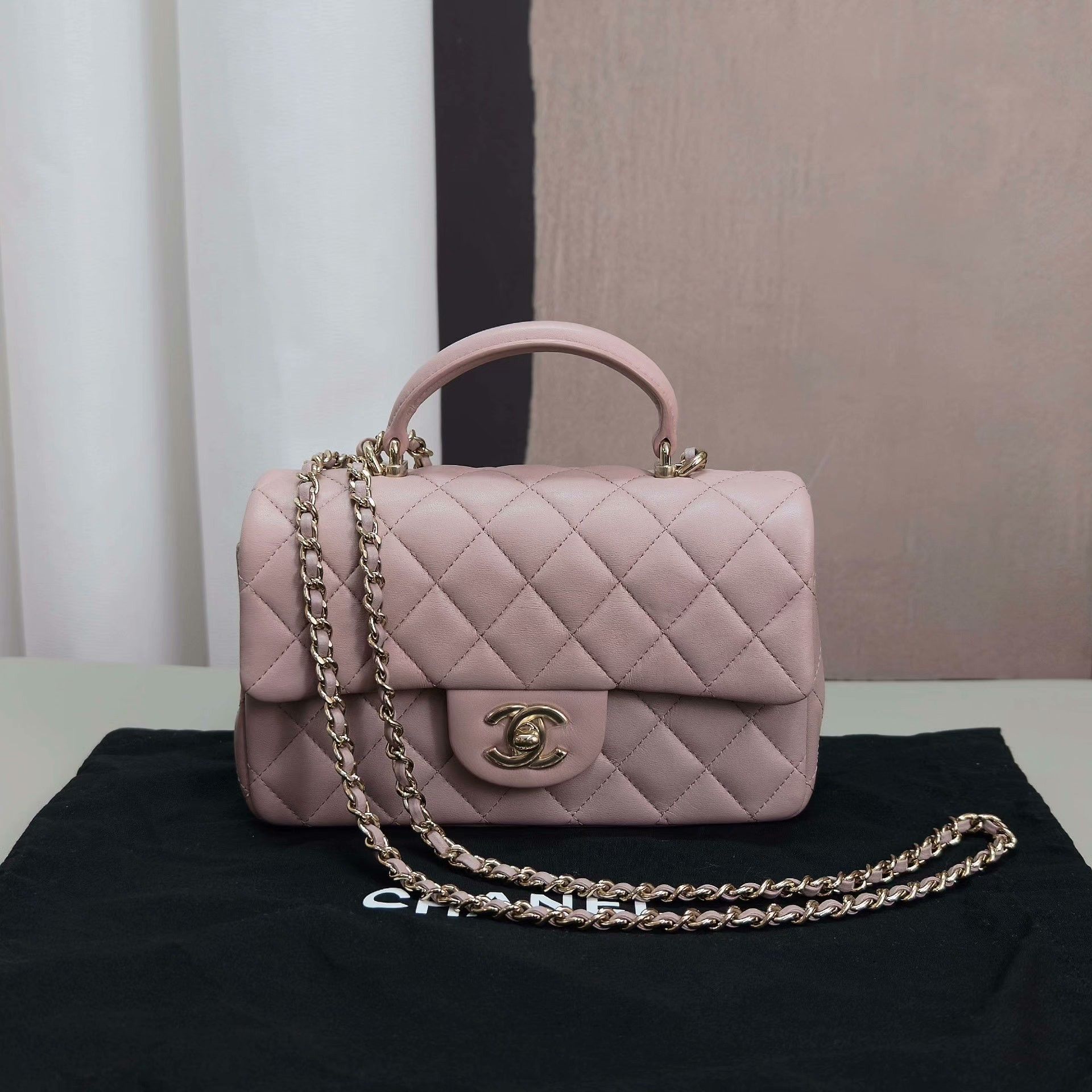 Chanel Pre-loved Bag Very good condition Size ONE SIZE - 1 Thumbnail