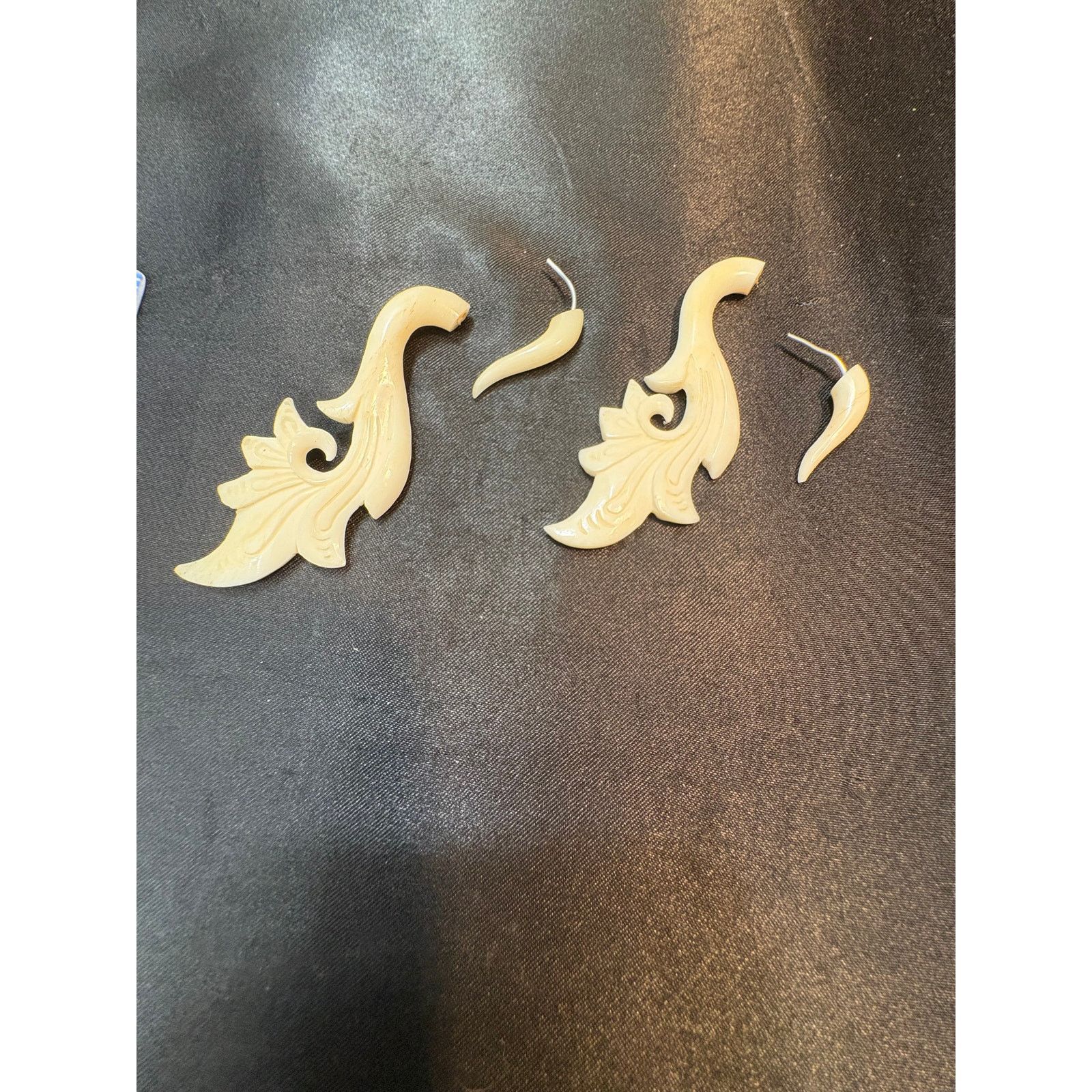 Other Carved Bone Tribal Scroll Earrings 3.25 in Long 14 g Size ONE SIZE - 2 Thumbnail