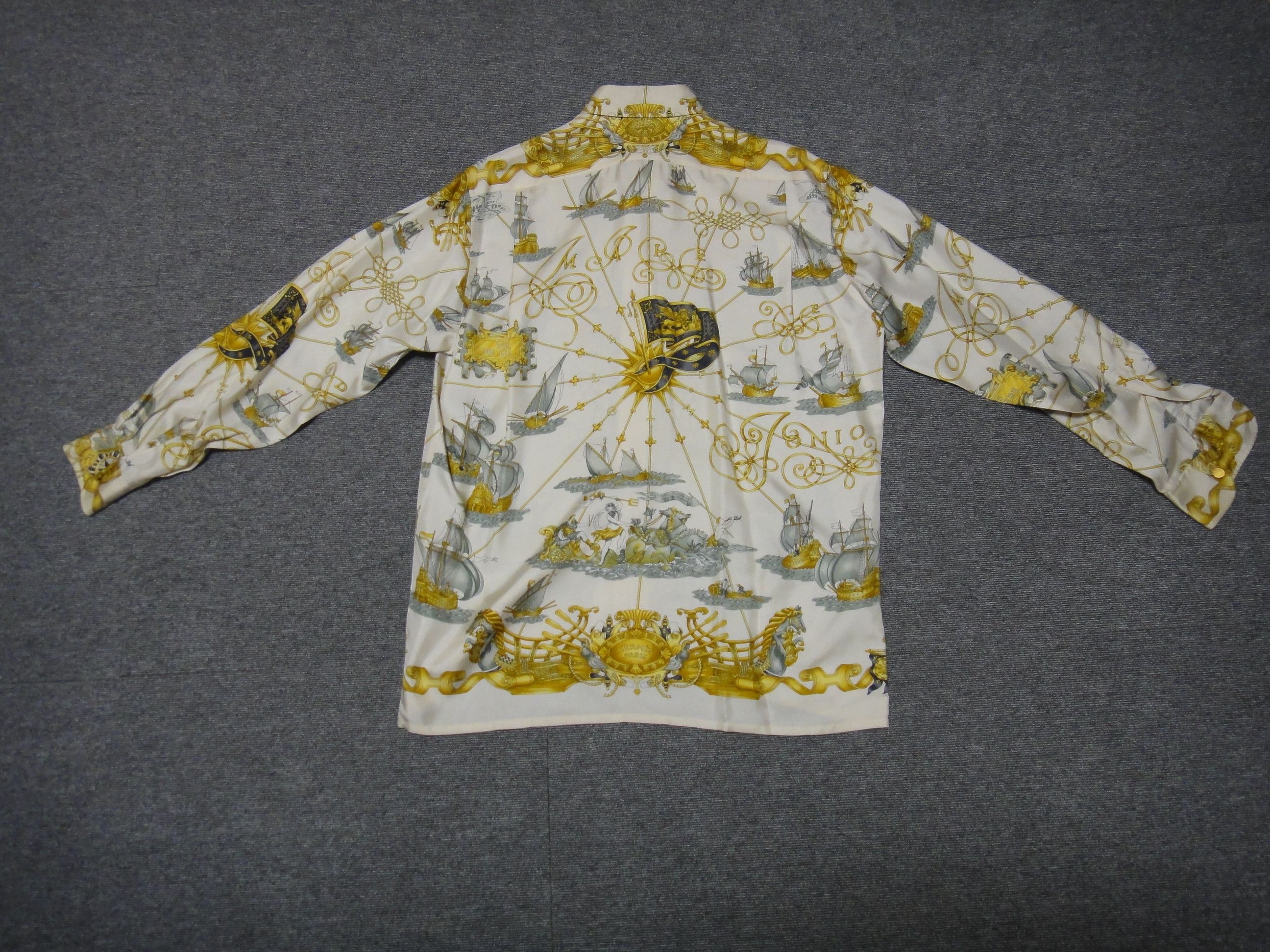 Hermes Hermes scarf shirt, 100% silk shirt, serie button Size US L / EU 52-54 / 3 - 3 Thumbnail