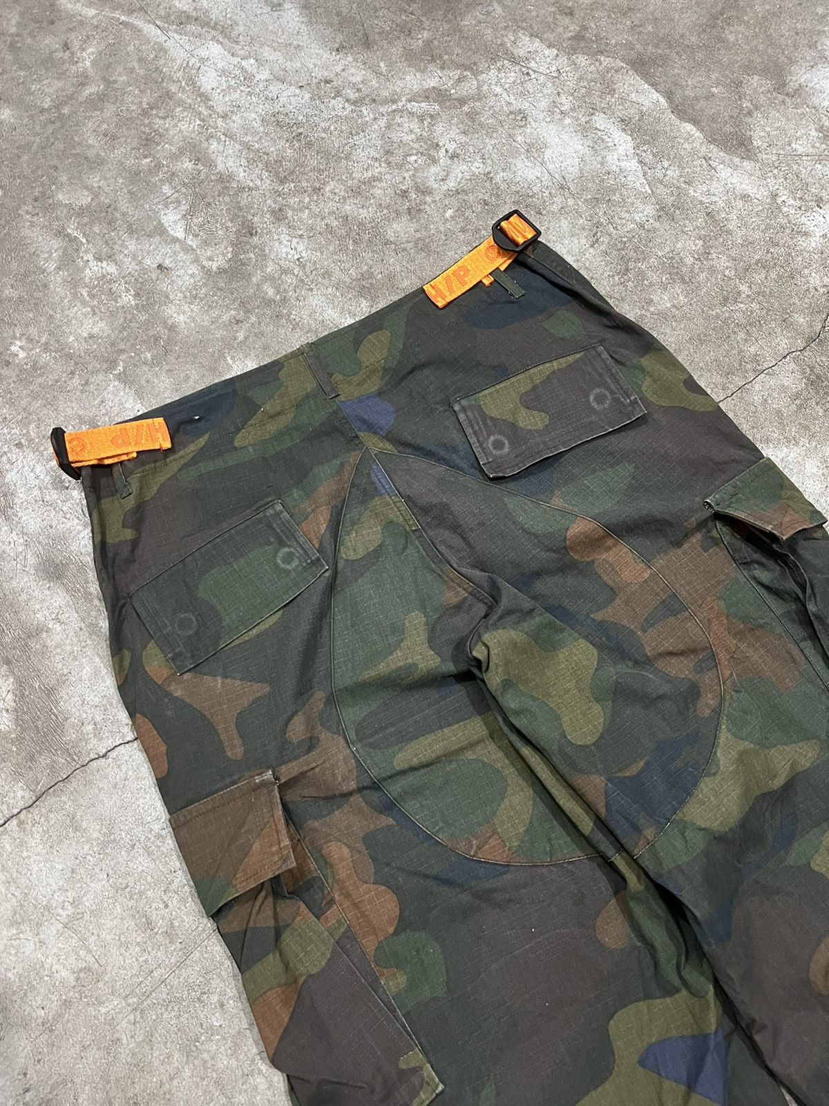 Designer × Heron Preston Heron Preston Camo Cargo Pants Size US 32 / EU 48 - 4 Thumbnail