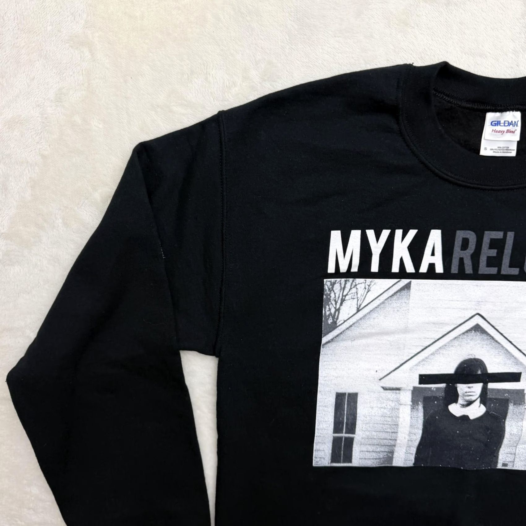 Gildan Myka Relocate Sweatshirt Mens Small Black Gildan Heavy Blend Fleece Graphic Print Band Music Rock Pullover Size US S / EU 44-46 / 1 - 6 Thumbnail